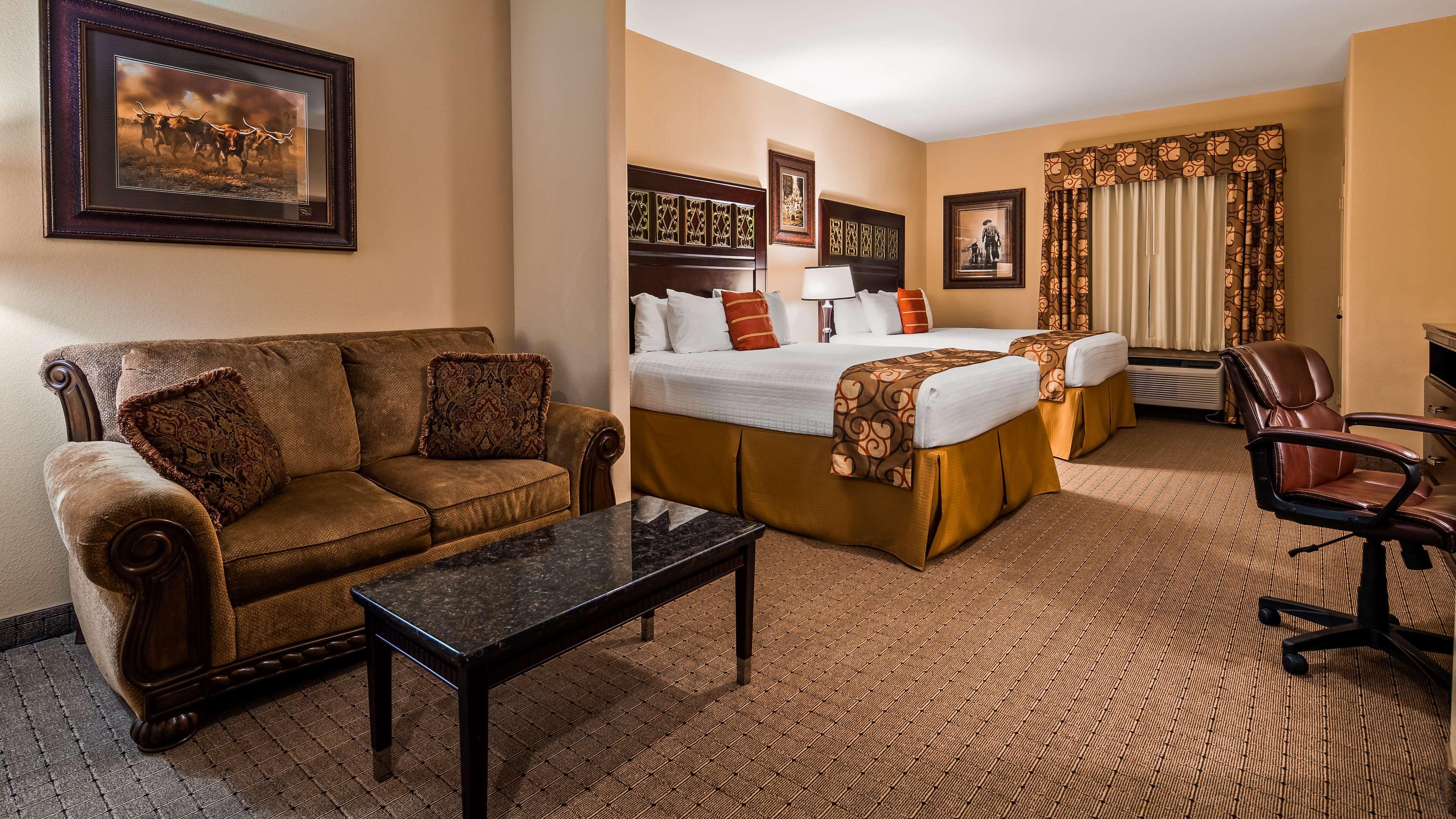 Blanco Luxury Inn & Suites