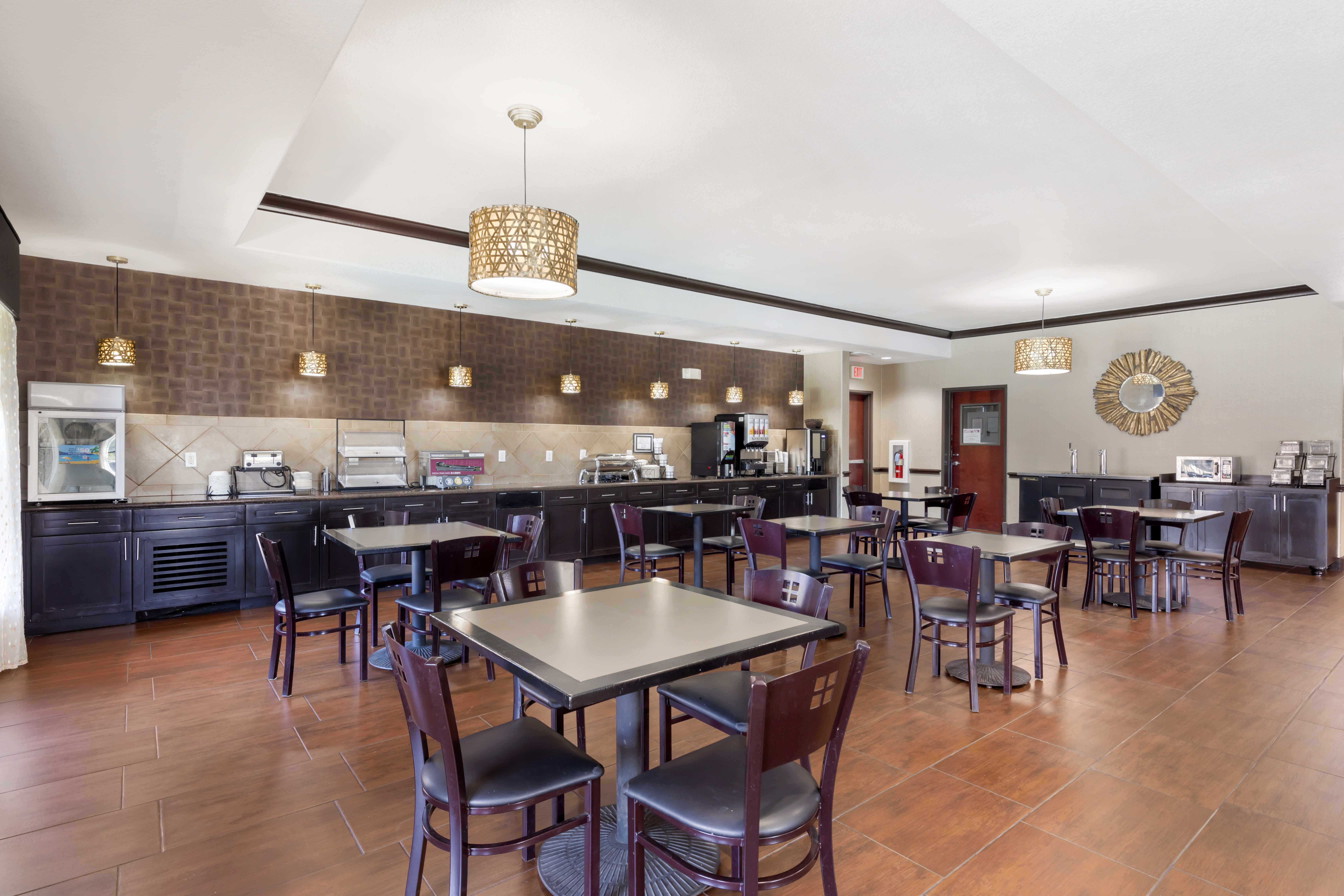 Best Western Plus Classic Inn & Suites