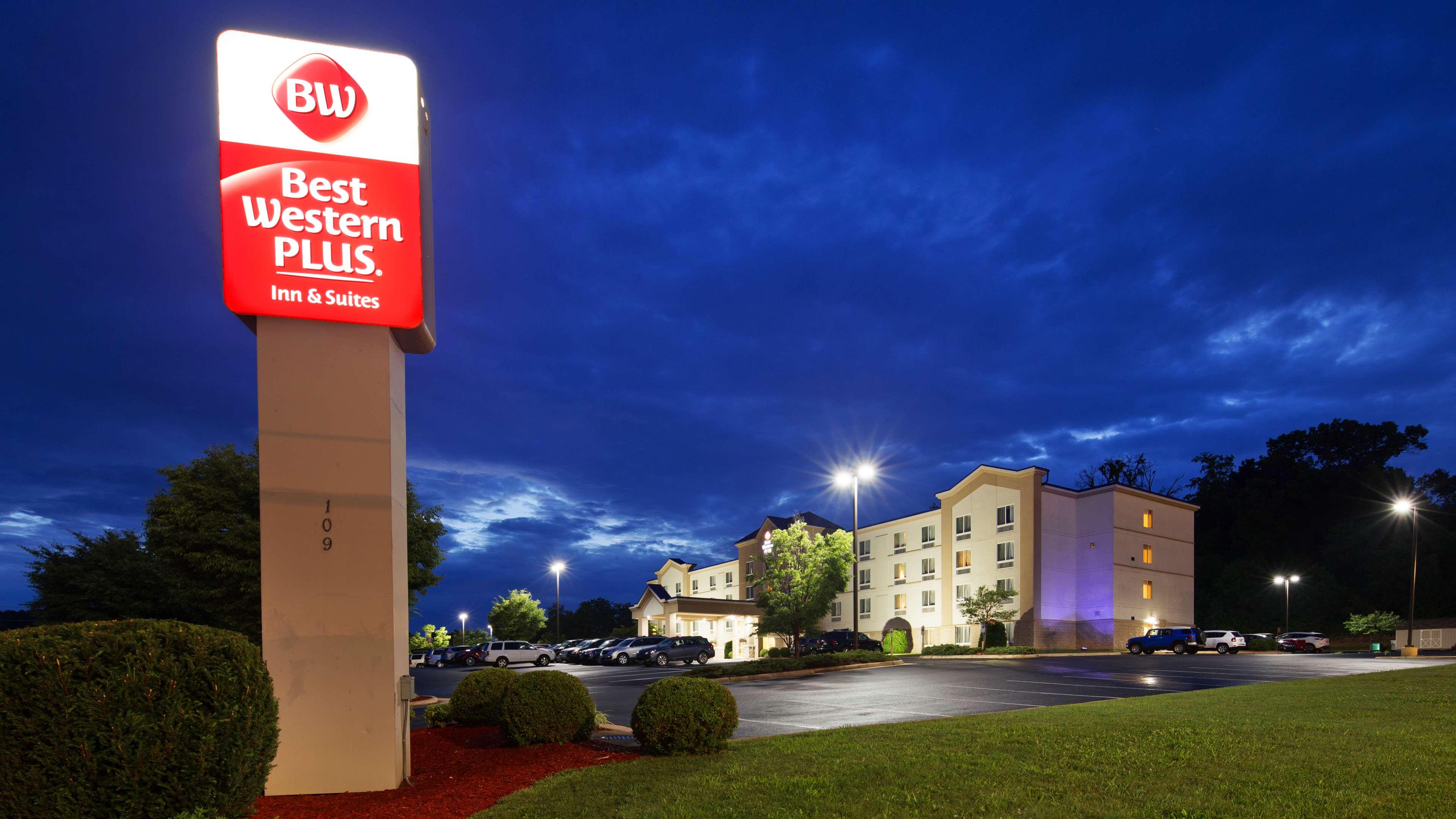 Bw Plus Waynesboro Inn & Suites Conference Center