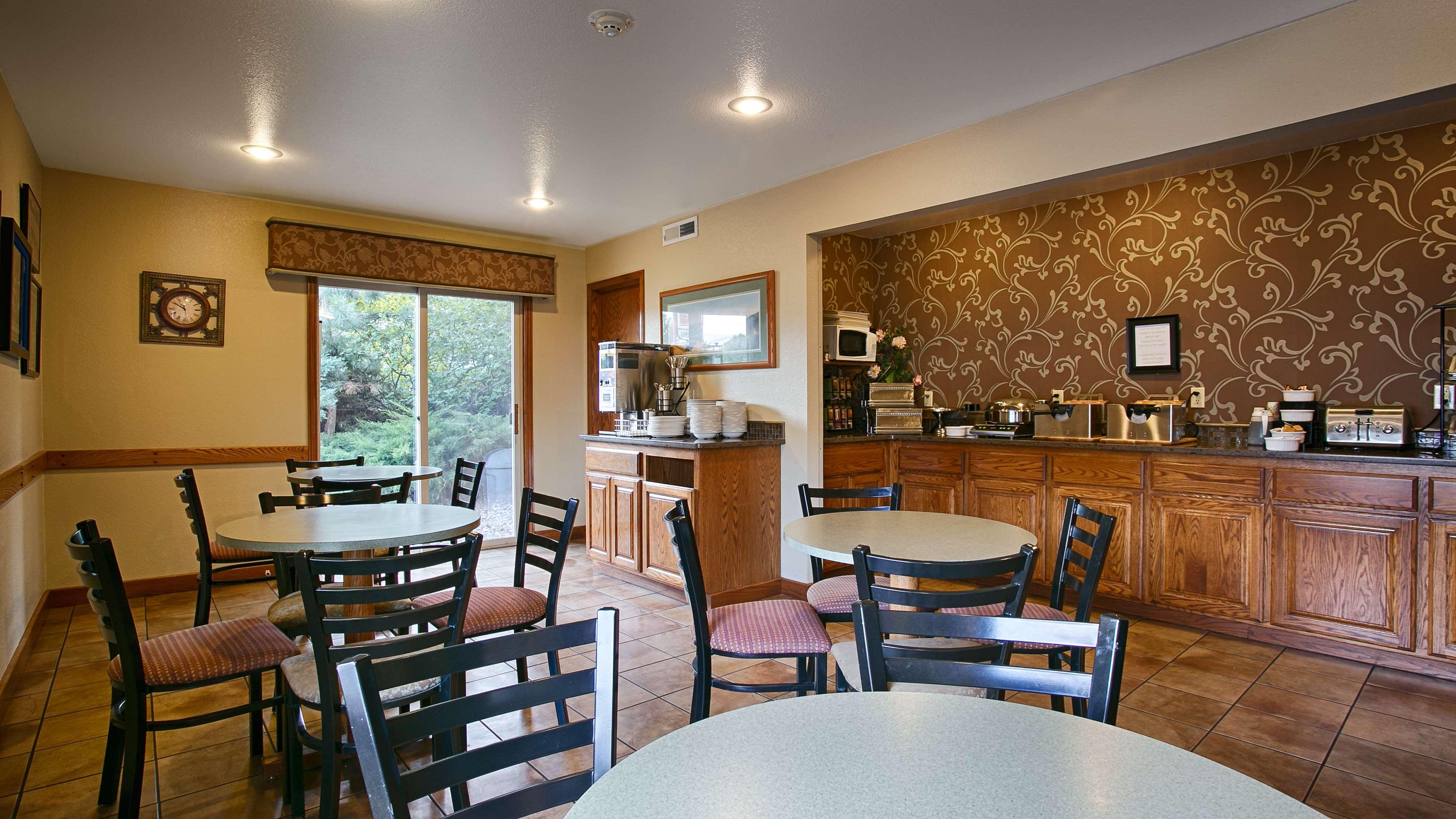Best Western Rivertree Inn