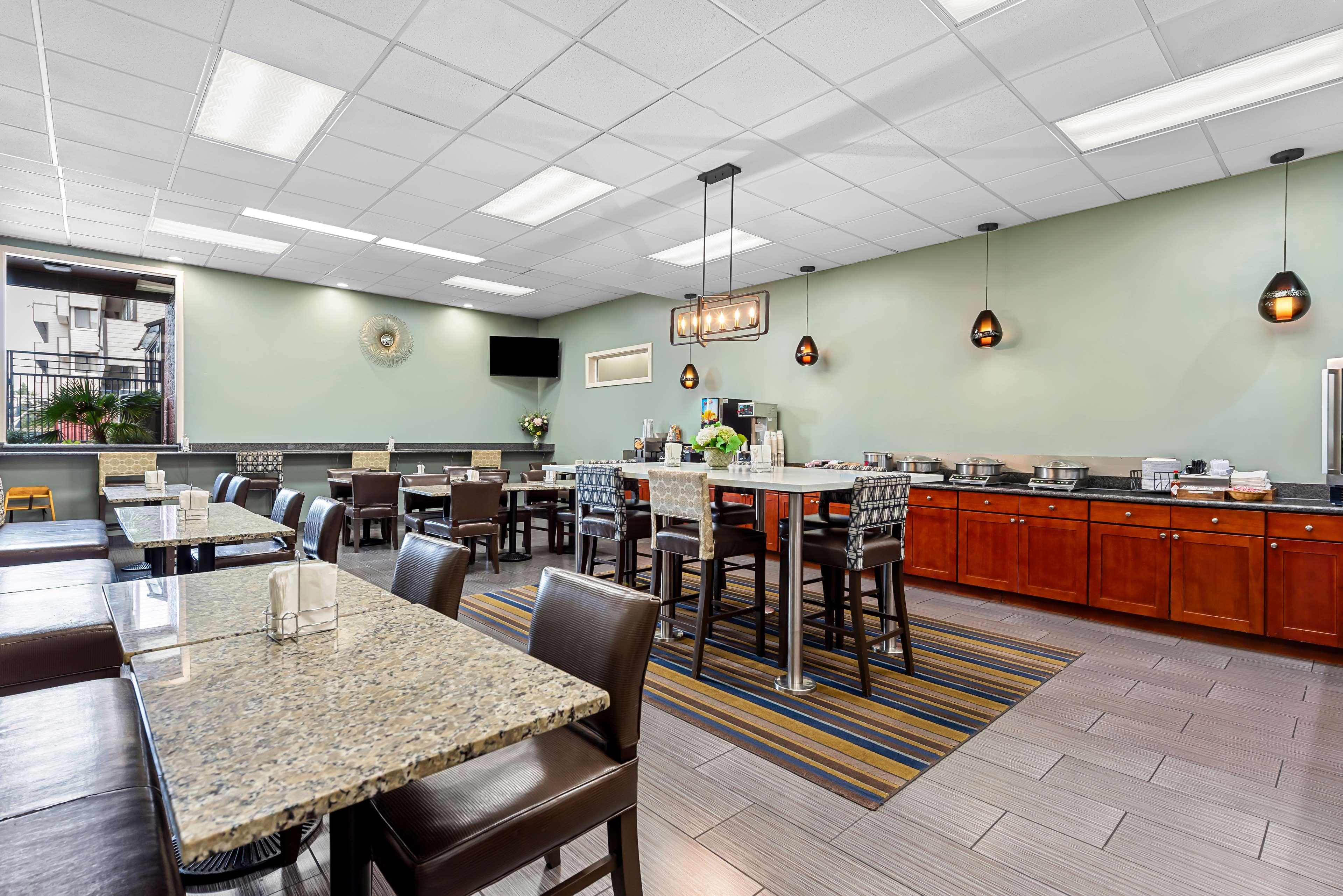 Best Western Cascadia Inn