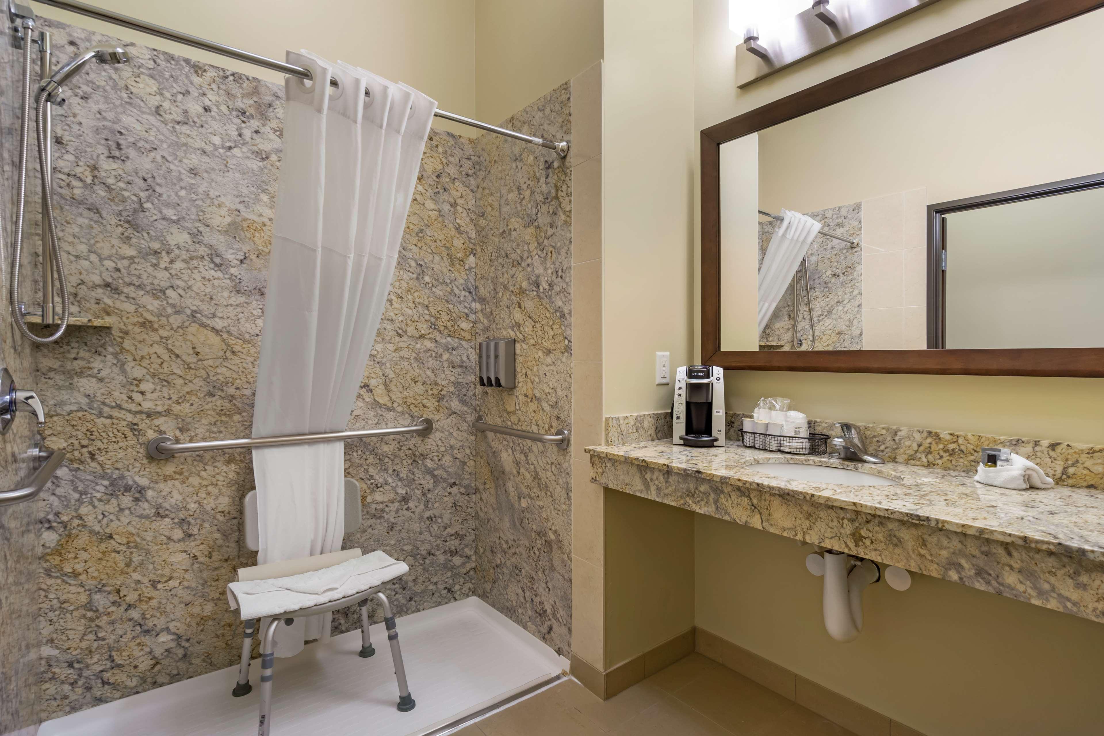 Best Western Plus Lacey Inn & Suites