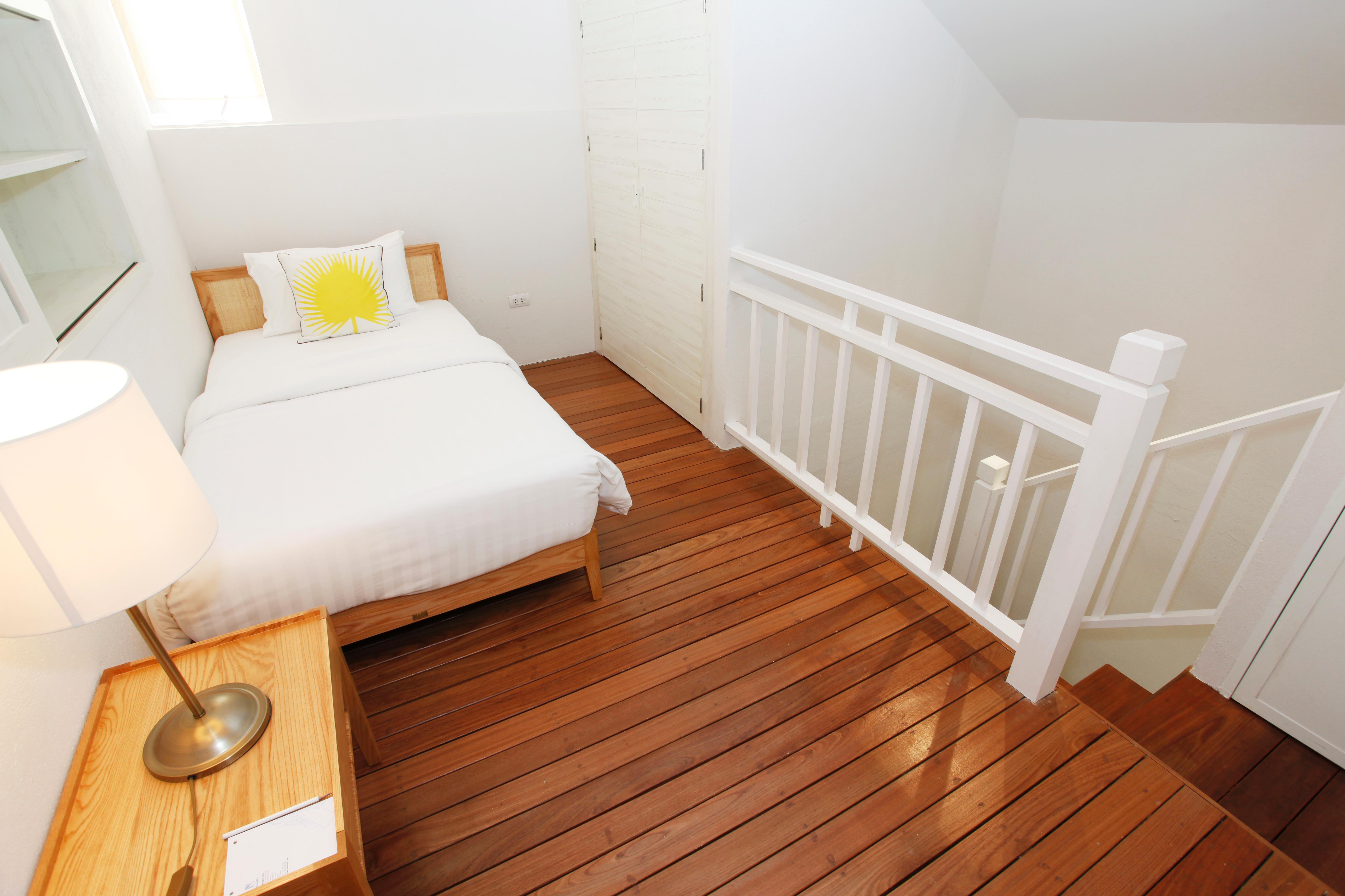 Nishaville Resort, Thap Sakae