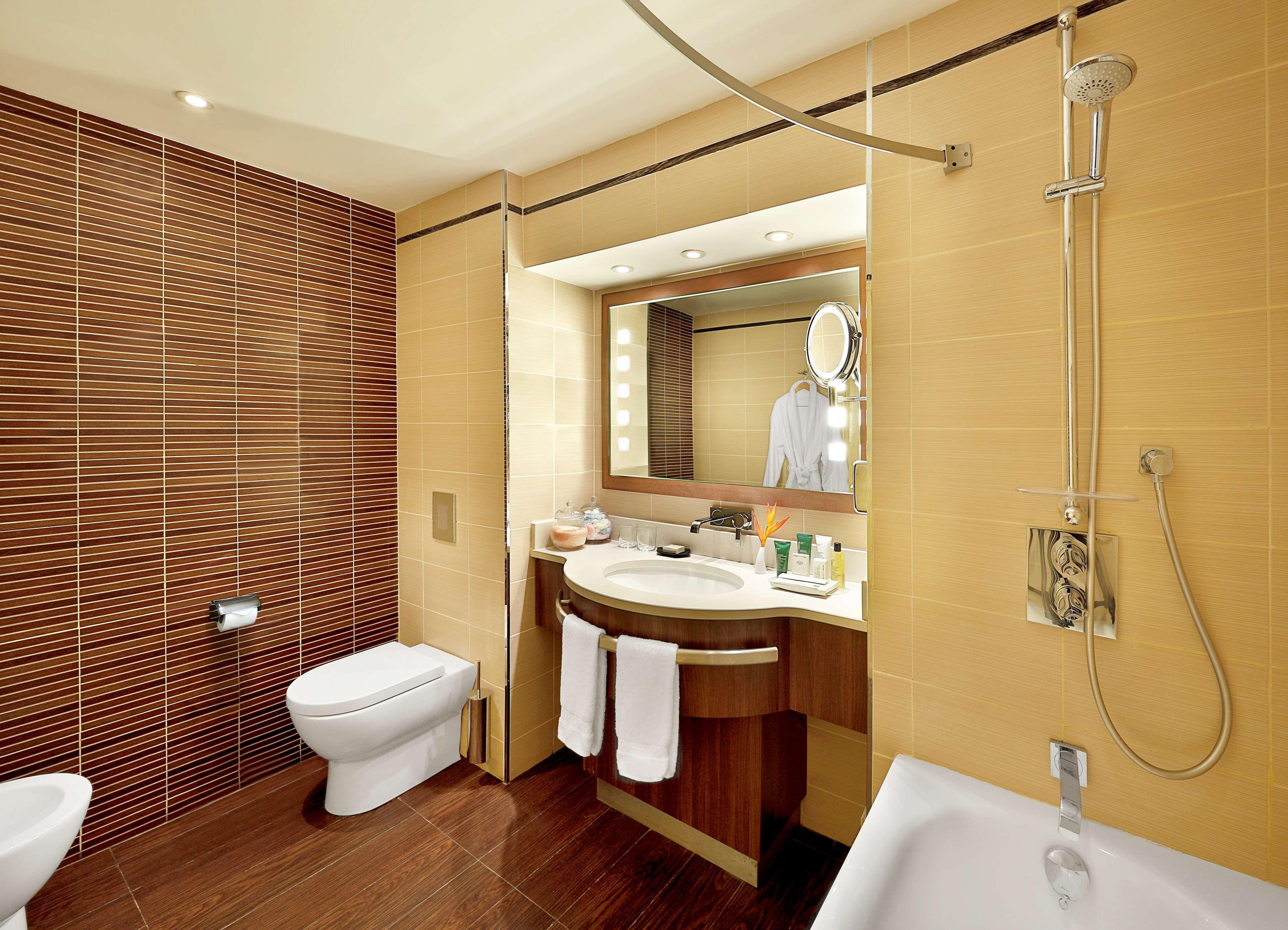 Hilton Yaounde