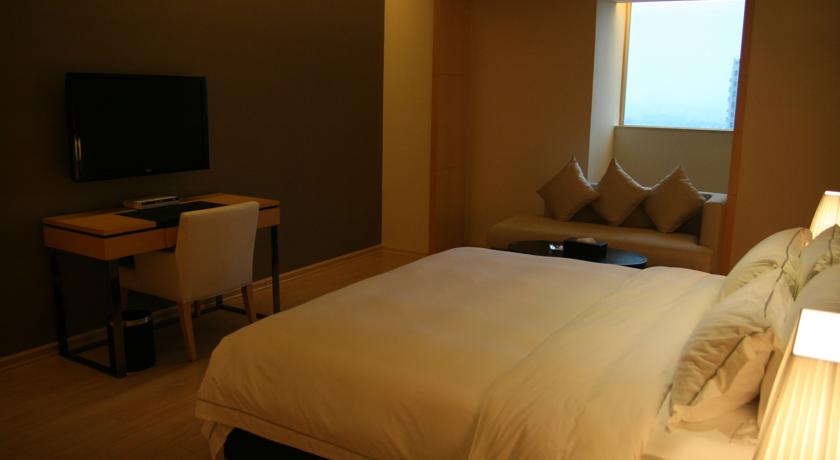 J Hotel