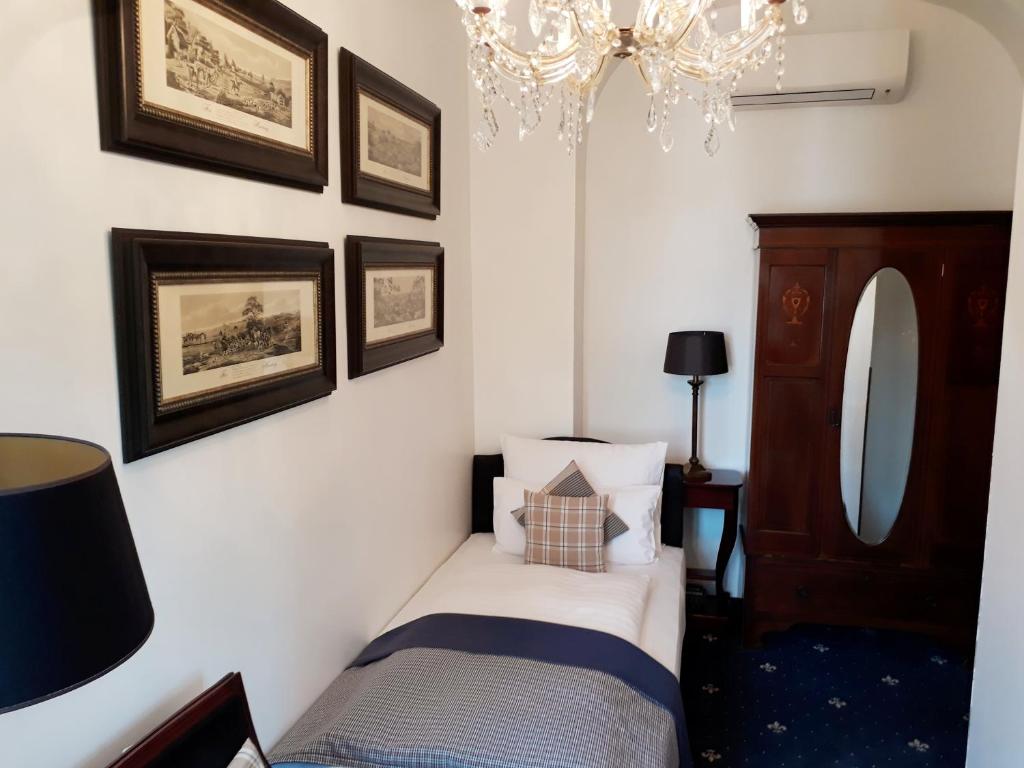 Hotel Windsor by null