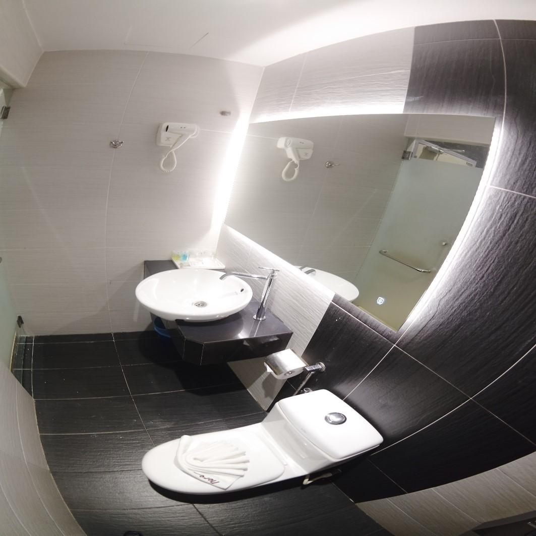 HereHotel.com