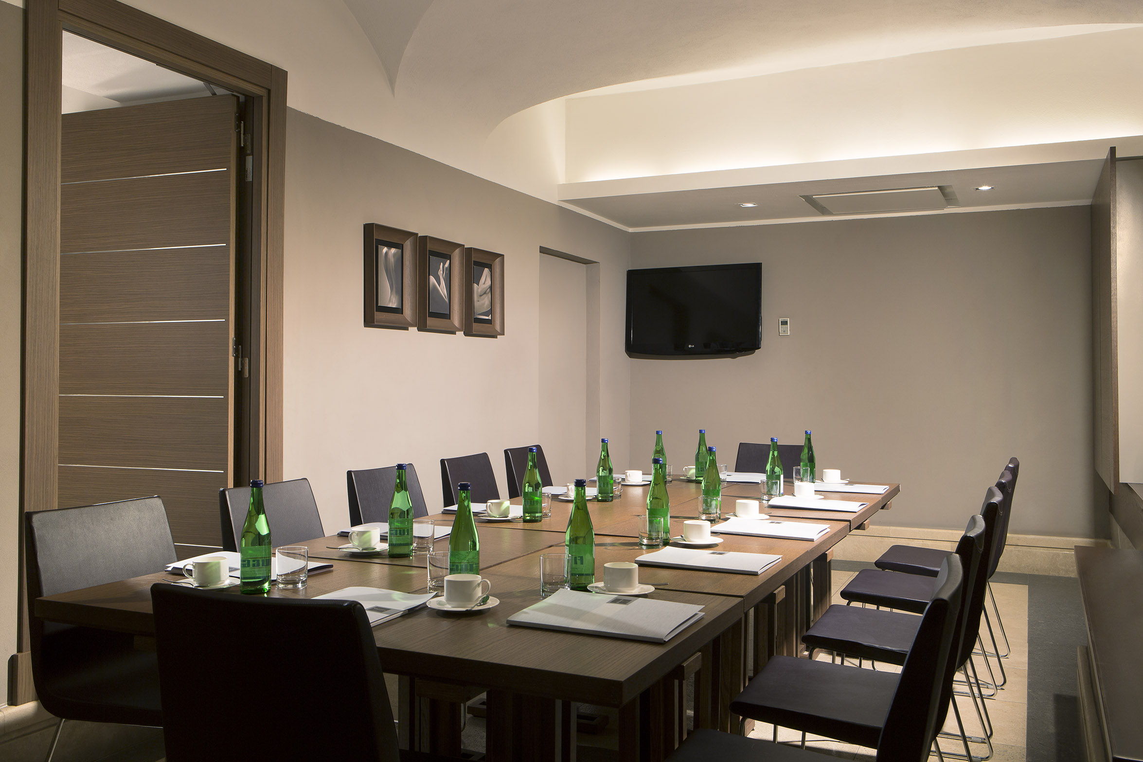 The Independent Hotel by null