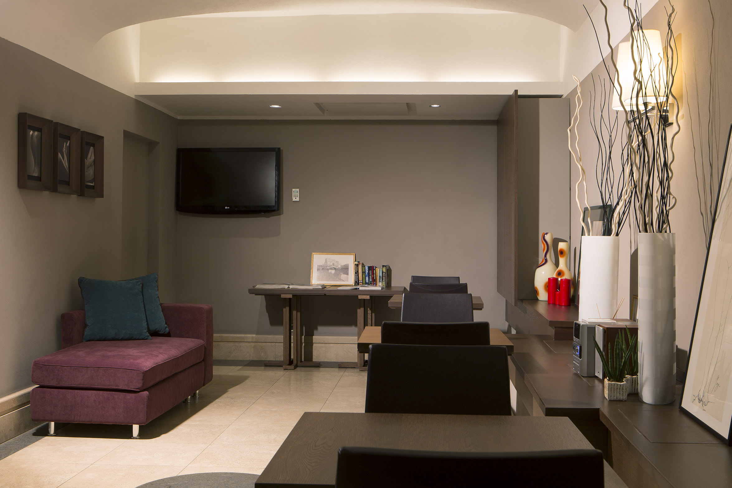 The Independent Hotel by null