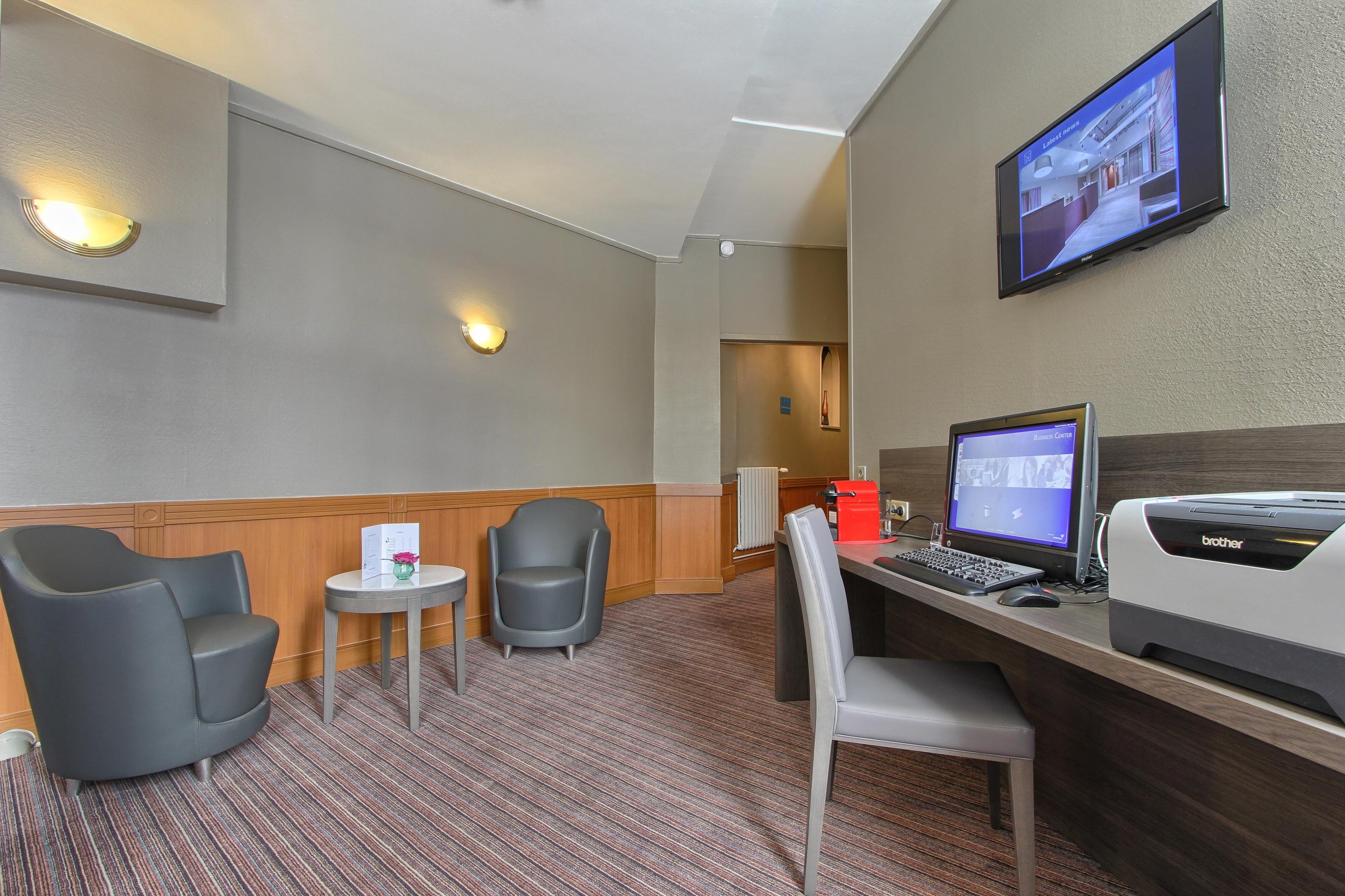 Timhotel Opéra Blanche Fontaine by null