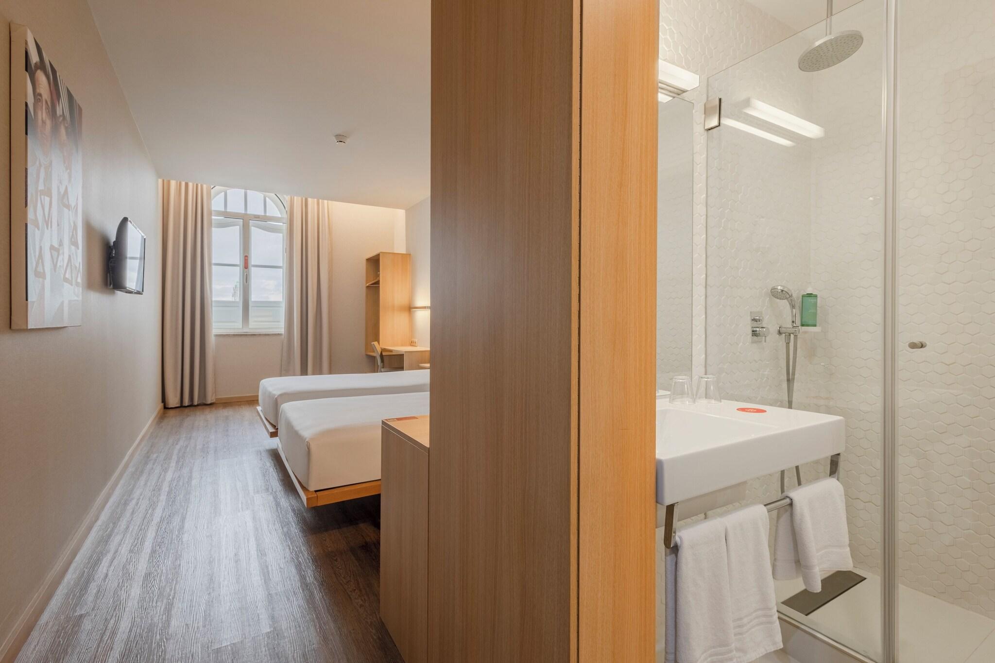 Hotel Moov Porto Centro by null