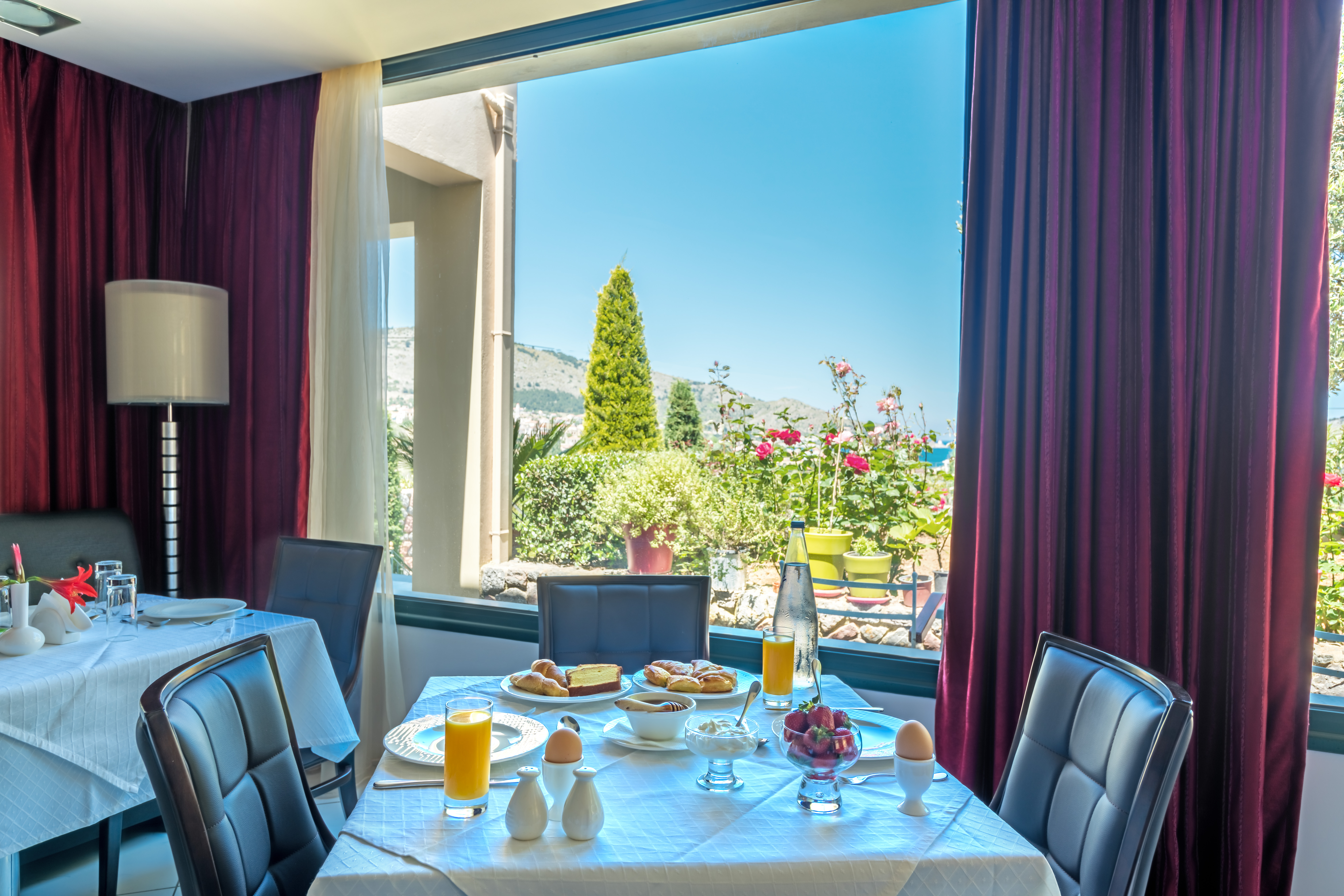 Ai Yannis Suites & Apartments
