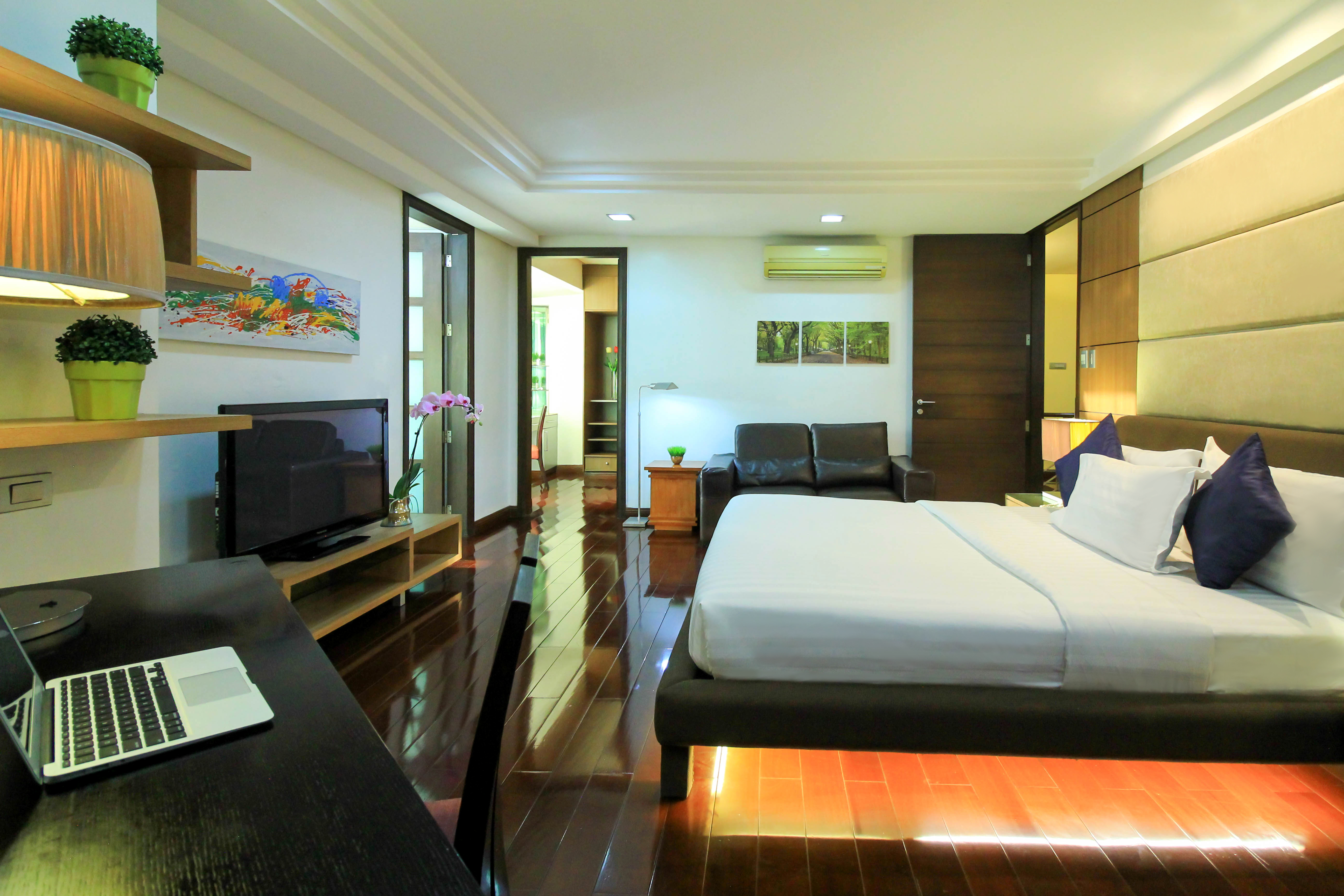 Greenhills Elan Hotel