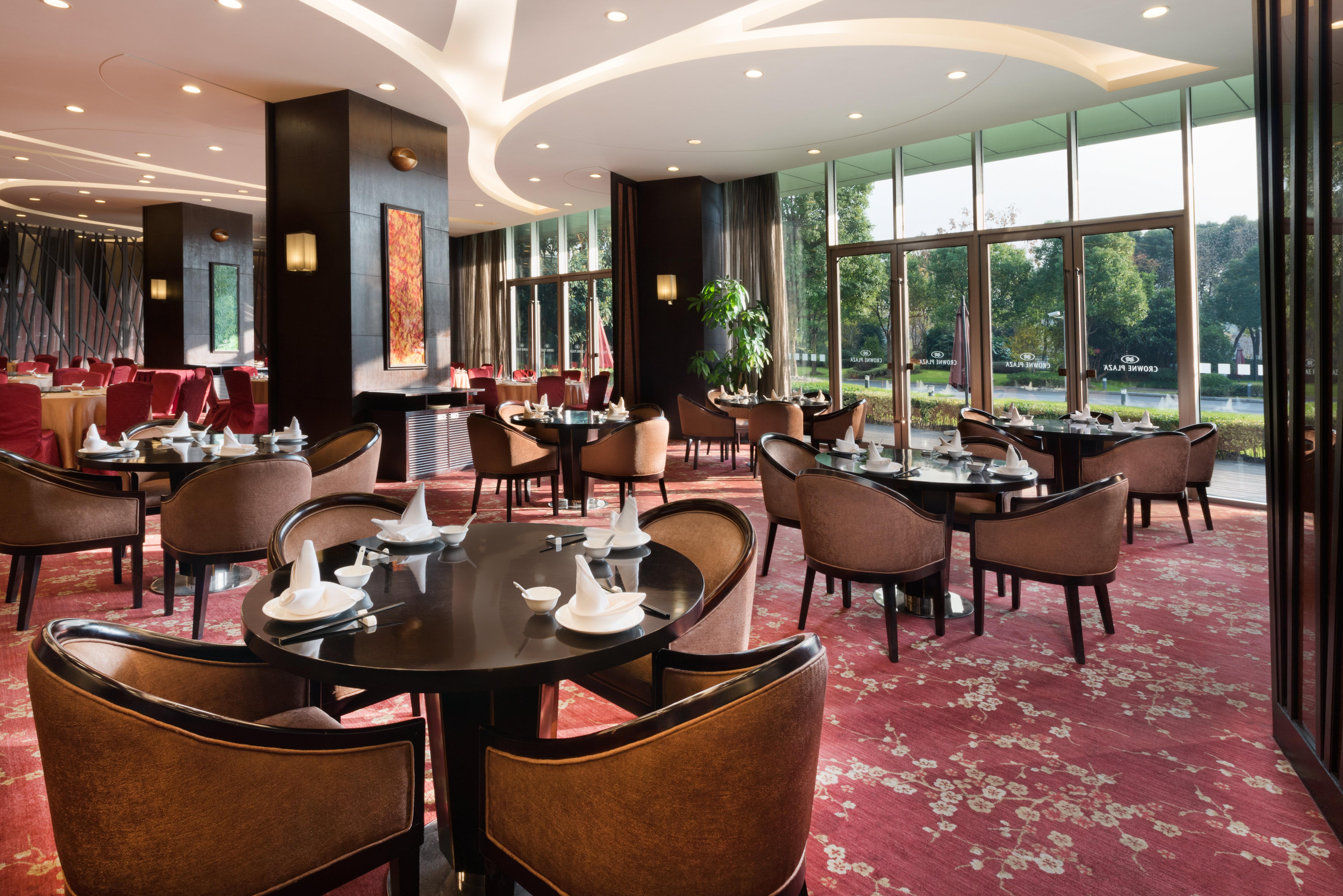 Crowne Plaza Shanghai Xiayang Lake