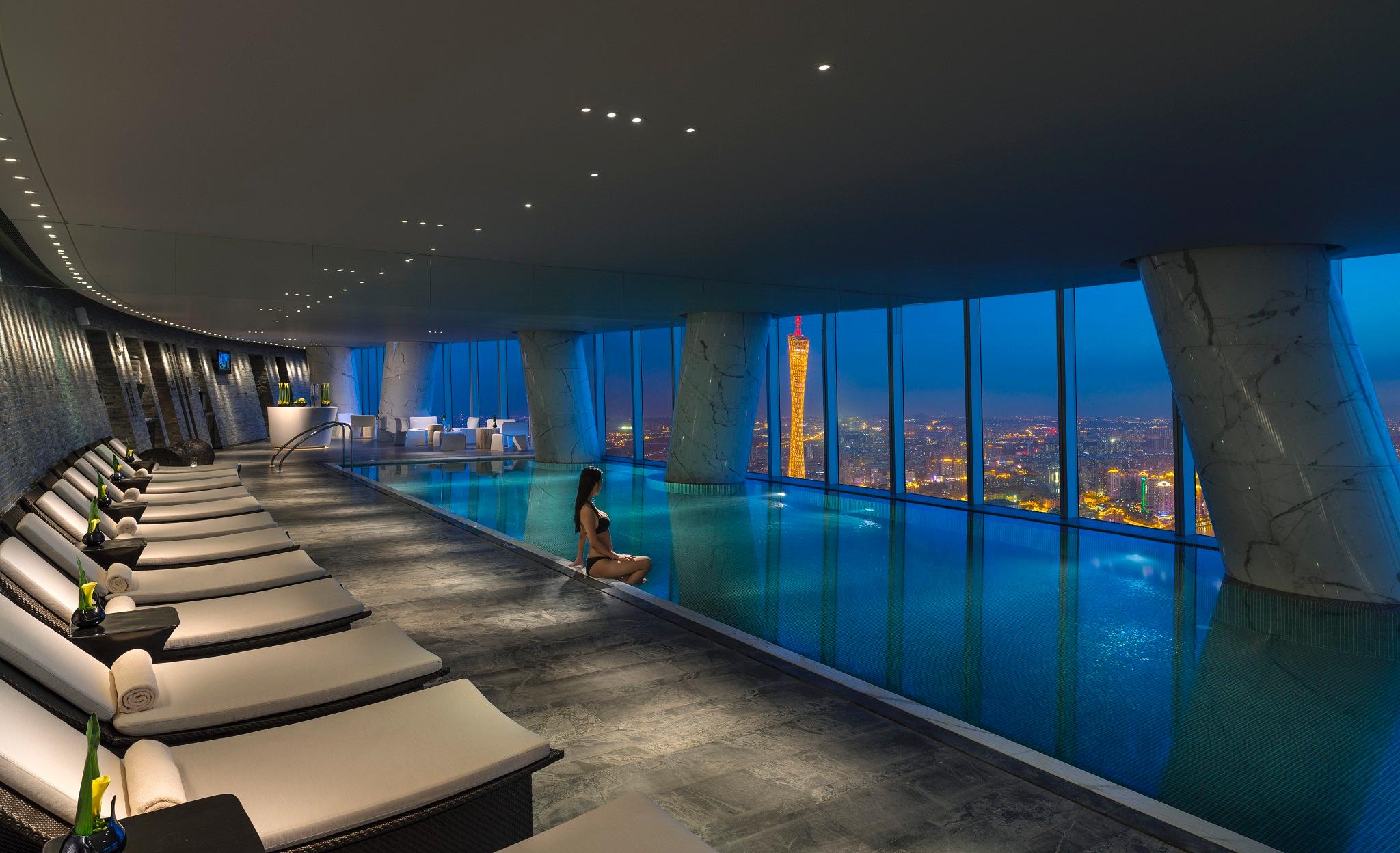 Four Seasons Hotel by null