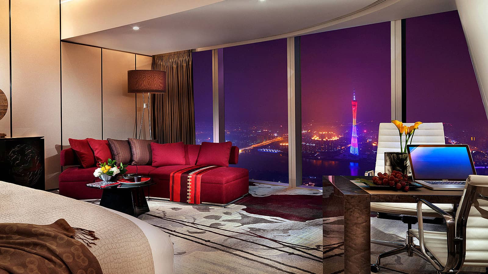 Four Seasons Hotel by null