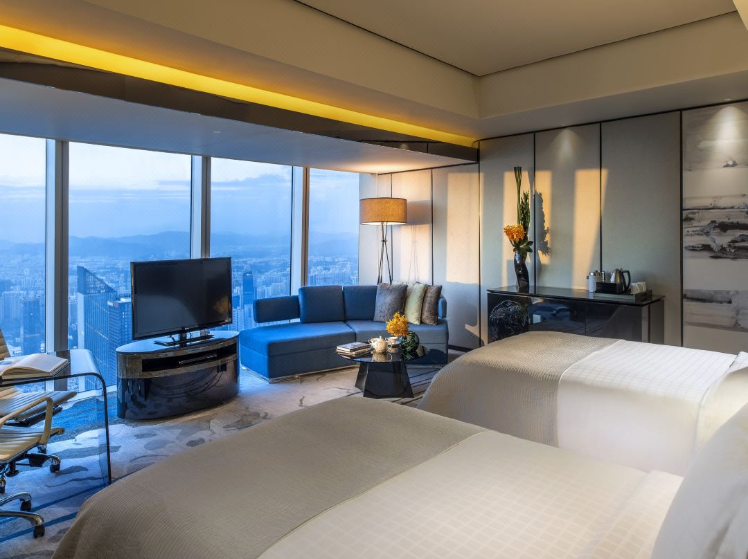 Four Seasons Hotel by null