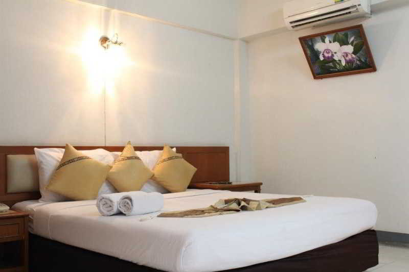 Top North Hotel by null
