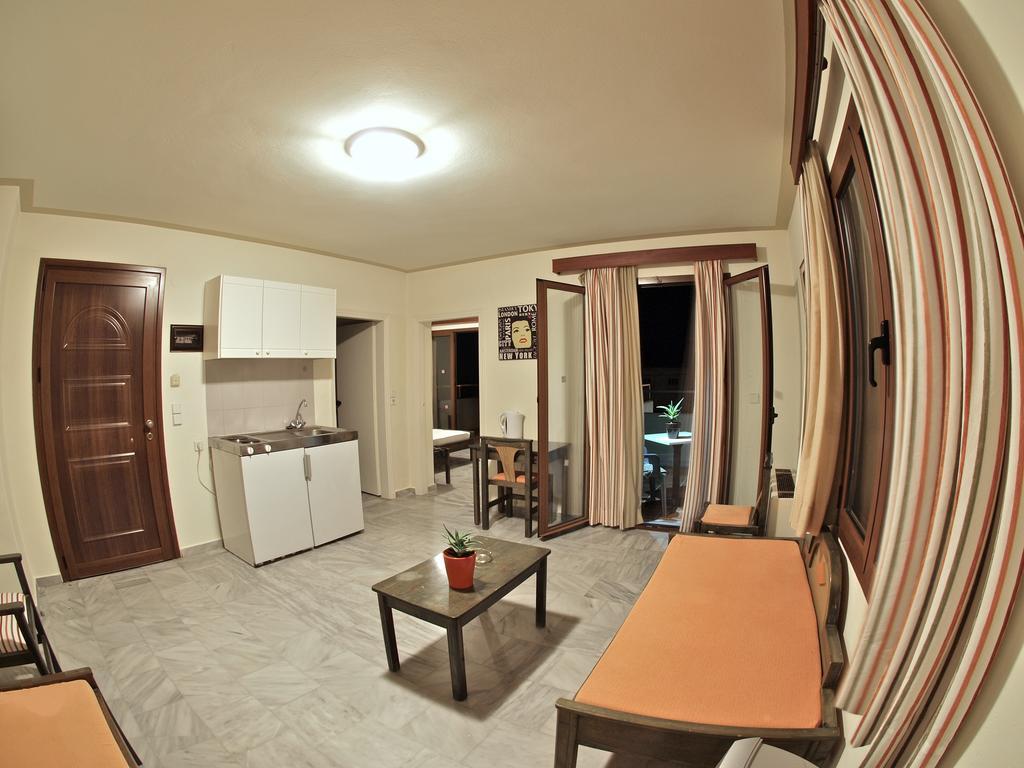 Alexandros M. Studios and Apartments