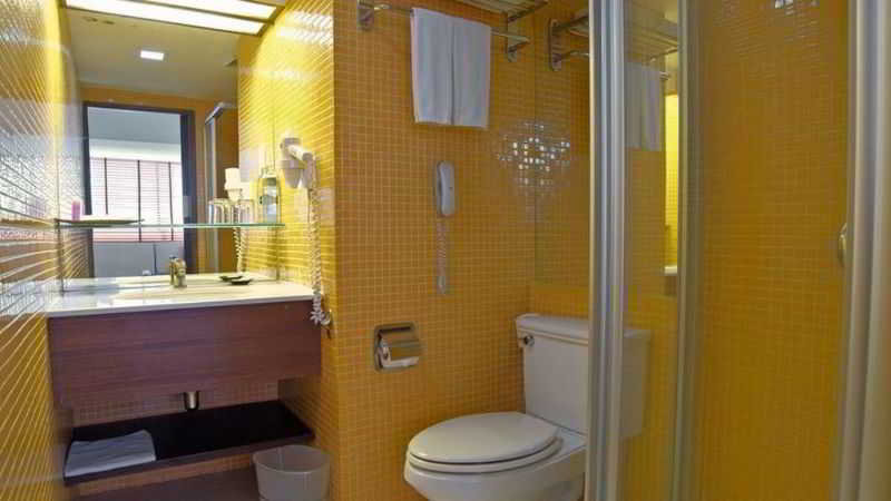 Marvel Hotel Bangkok, Khlong Toey