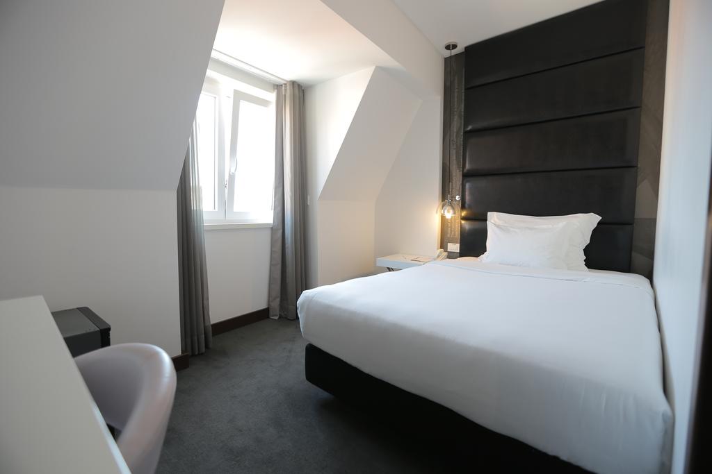 Lisboa Carmo Hotel by null