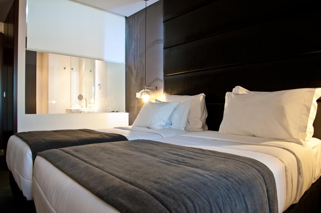 Lisboa Carmo Hotel by null