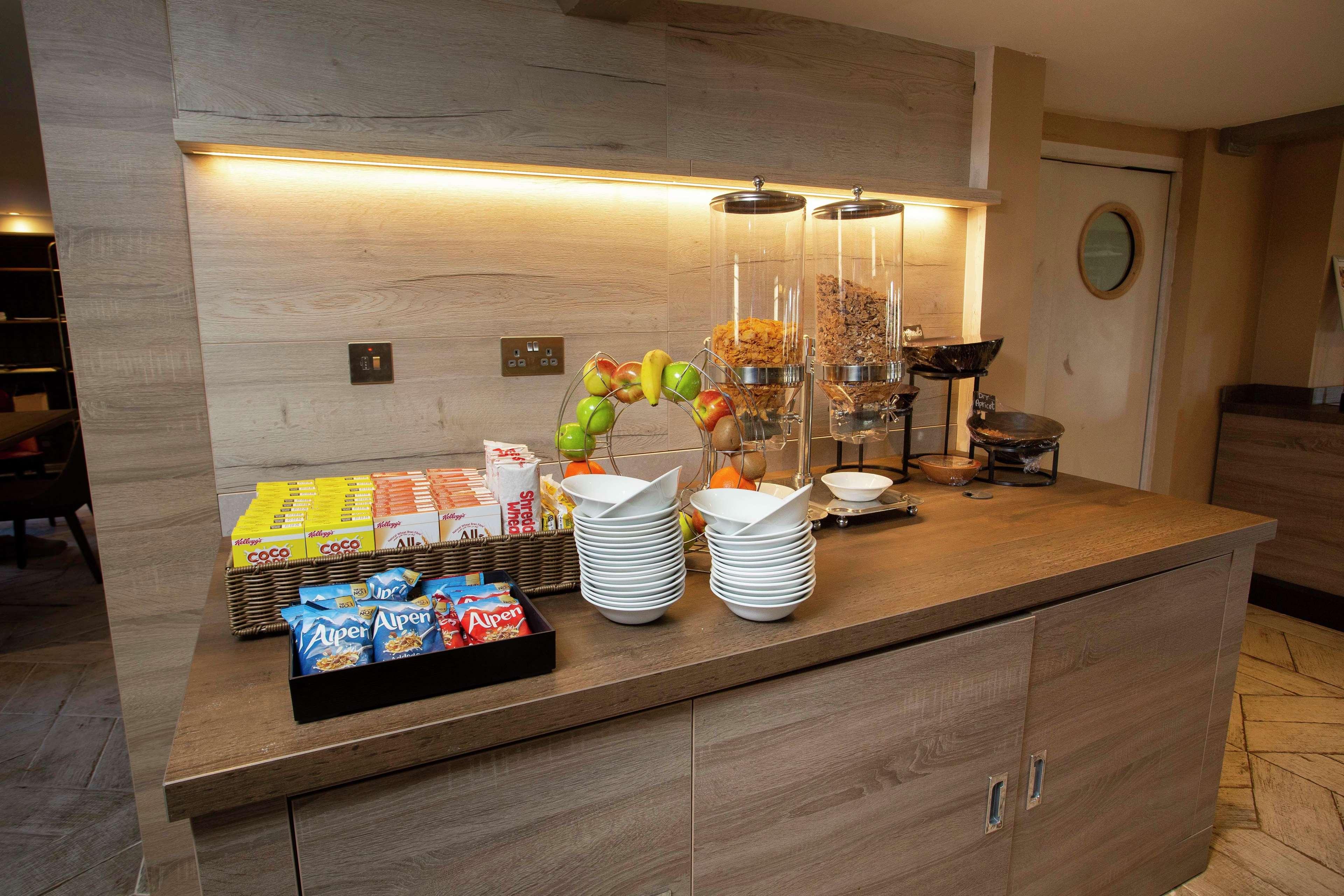 DoubleTree by Hilton Reading M4 J10