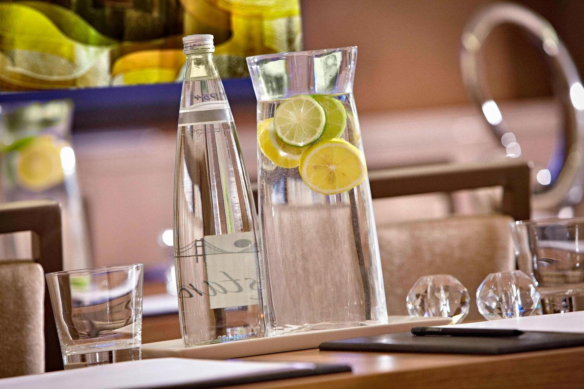 Renaissance Istanbul Bosphorus - Poză