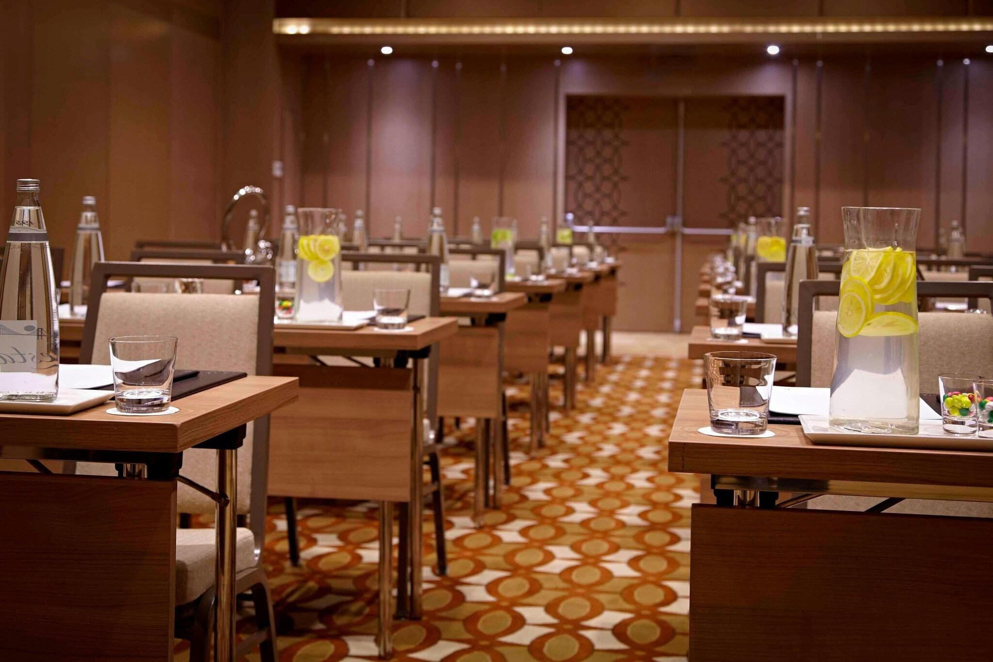 Renaissance Istanbul Bosphorus - Poză