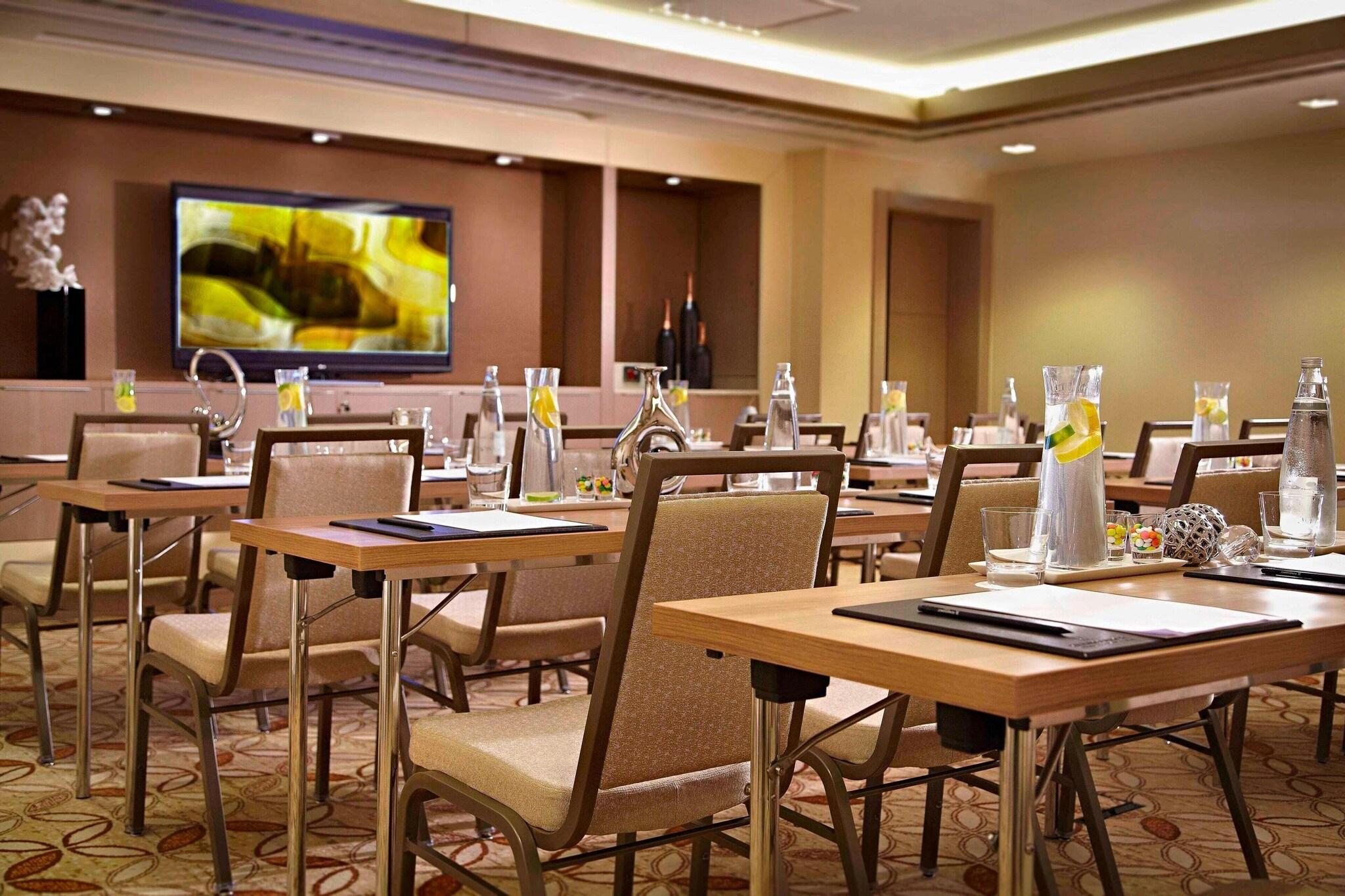 Renaissance Istanbul Bosphorus - Poză