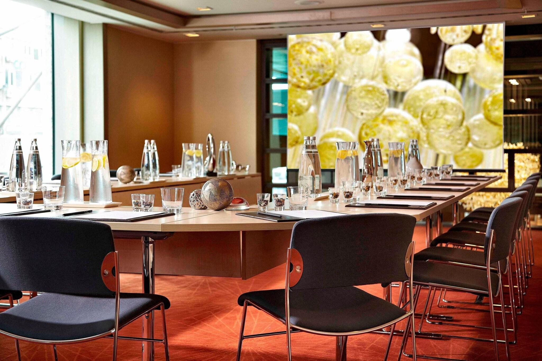 Renaissance Istanbul Bosphorus - Poză