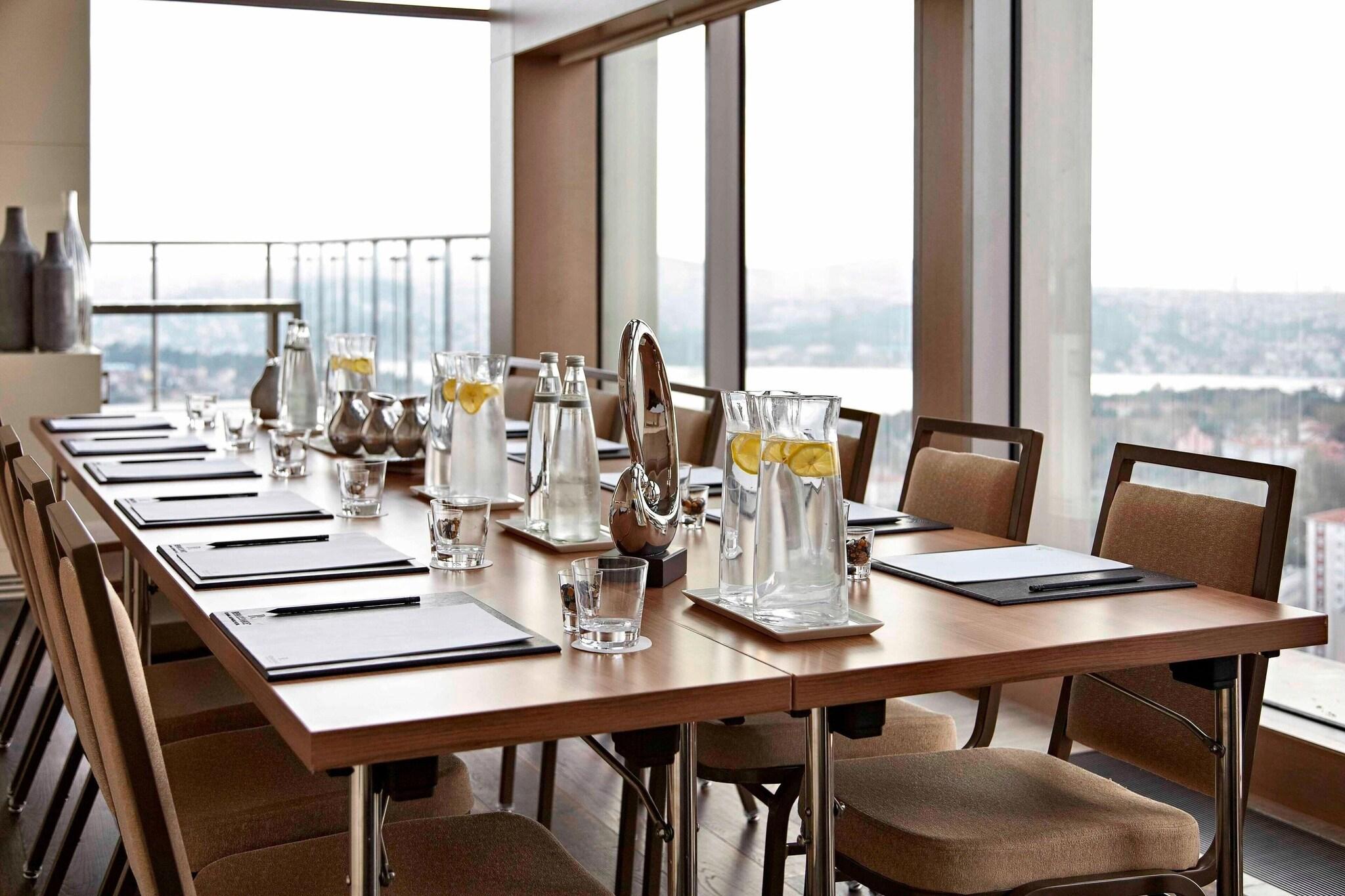 Renaissance Istanbul Bosphorus - Poză