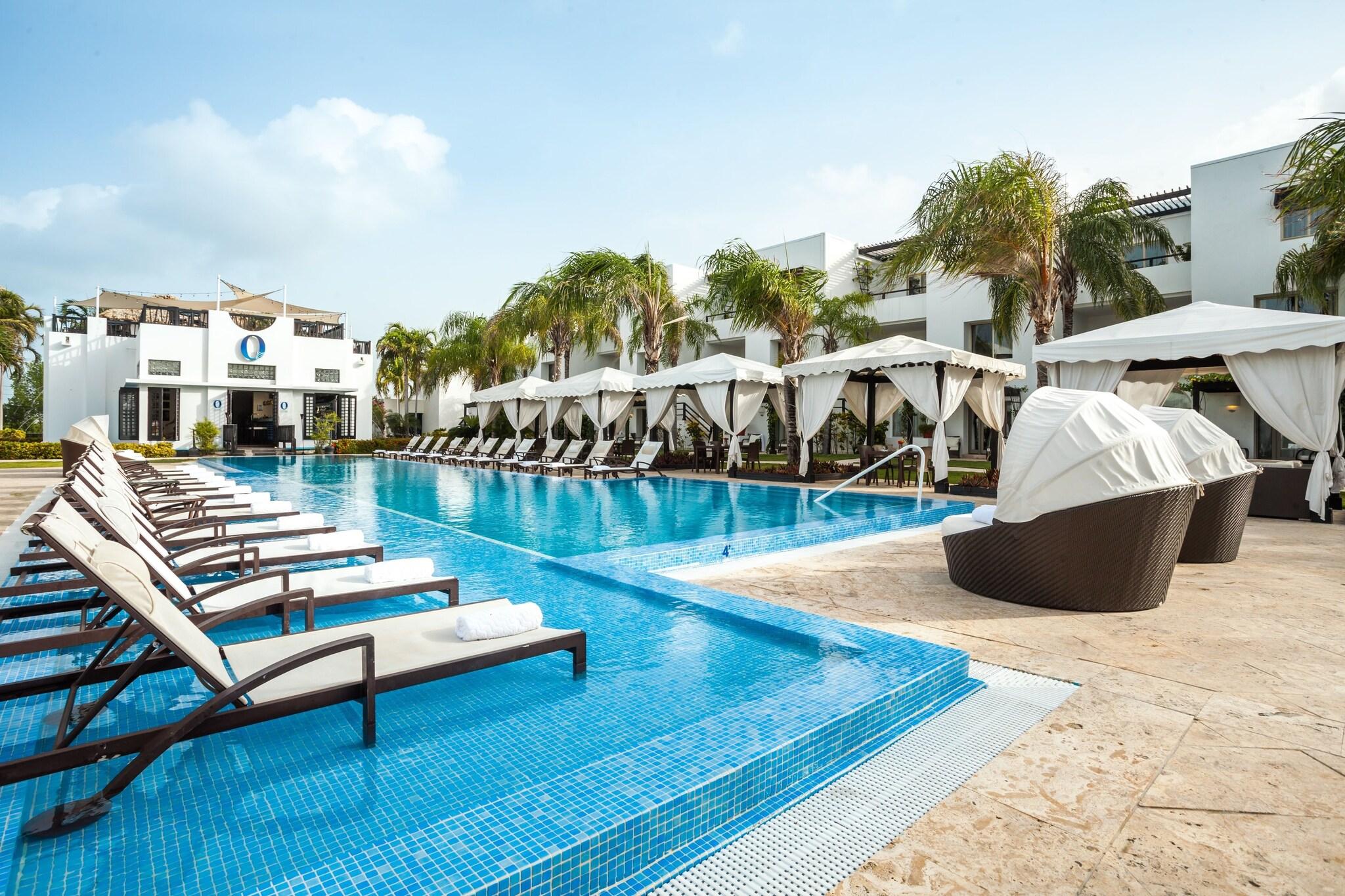 Las Terrazas Resort & Residences by null