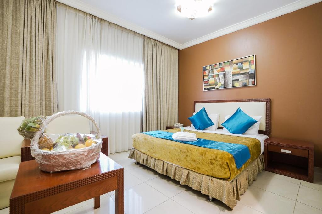 Golden Tulip Sharjah by null
