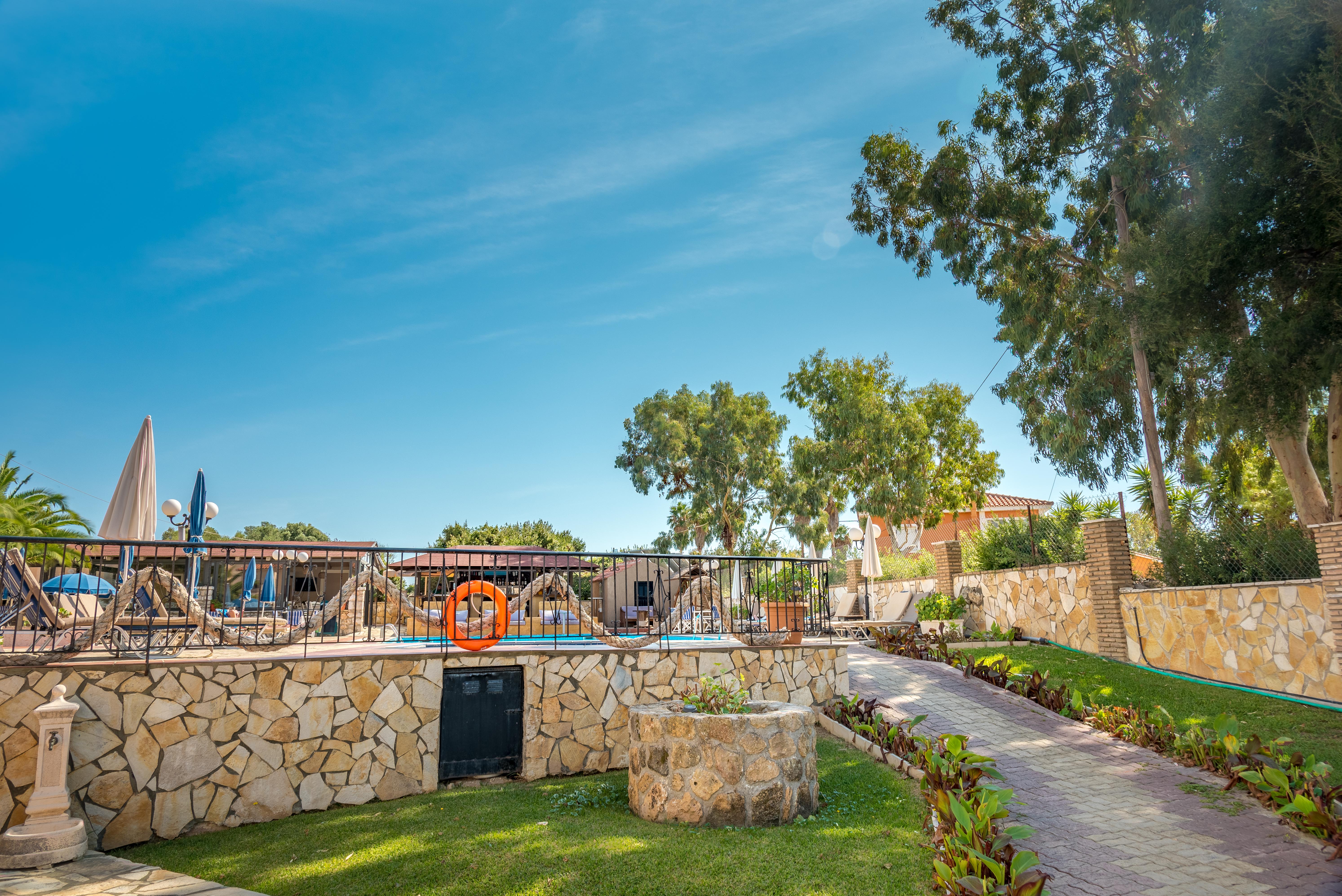 Sotiris Apartments - photo