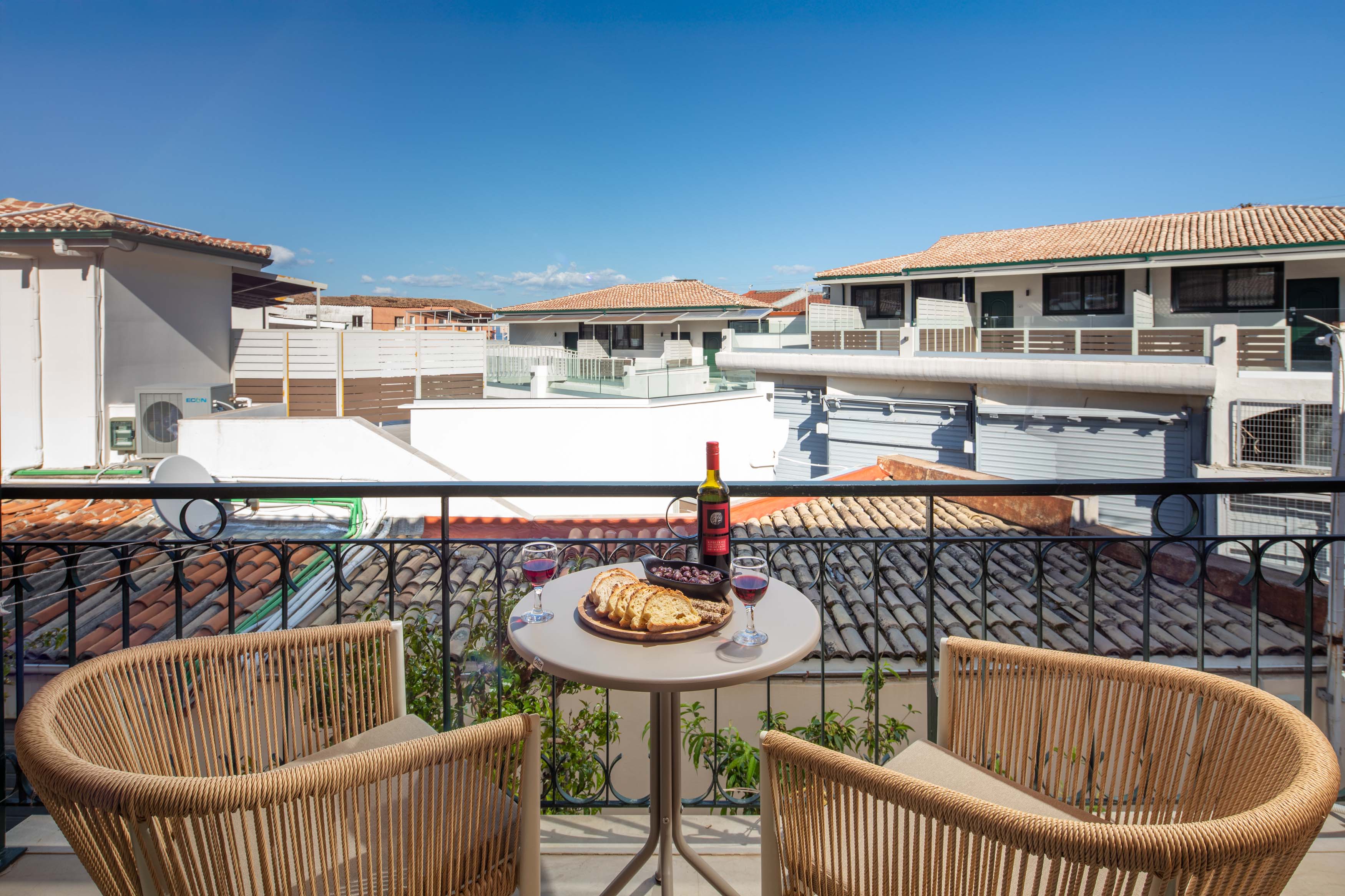 Bella Vista Beach Hotel & Studios - attēls