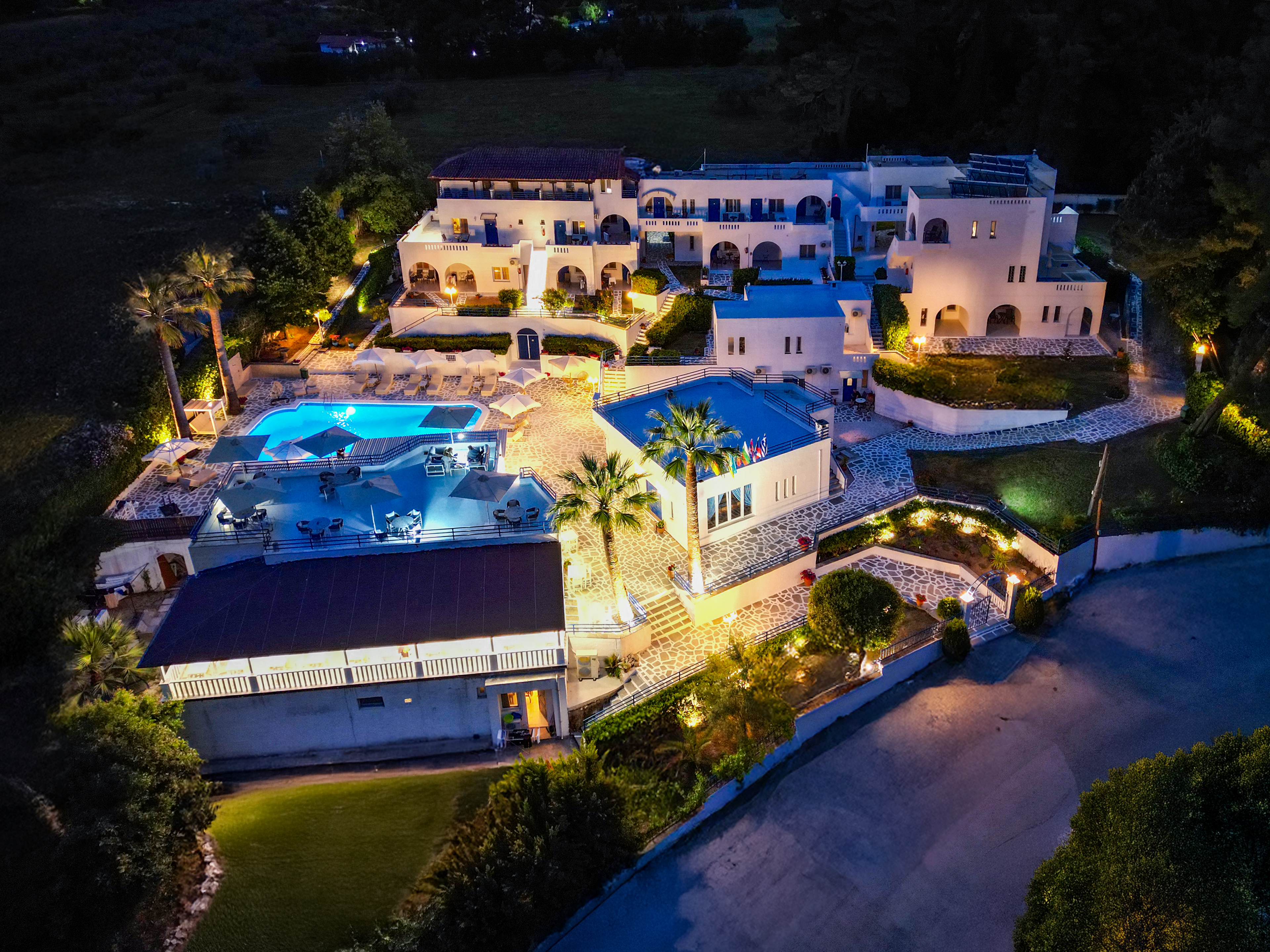 Theo Bungalows - photo