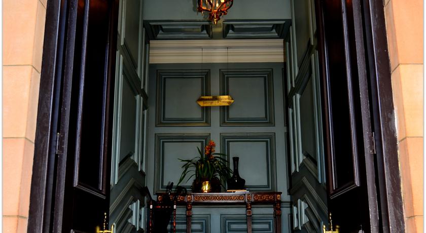 The Monarch Hotel by null