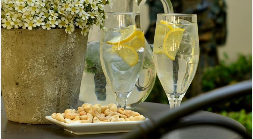 The Monarch Hotel by null