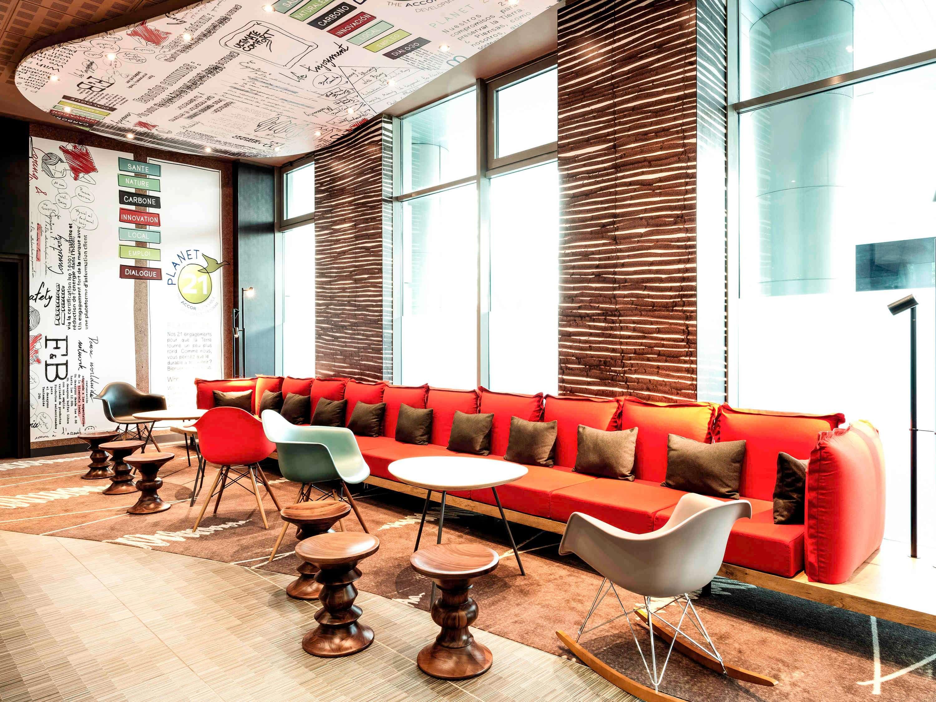 Ibis Warszawa Centrum - фото