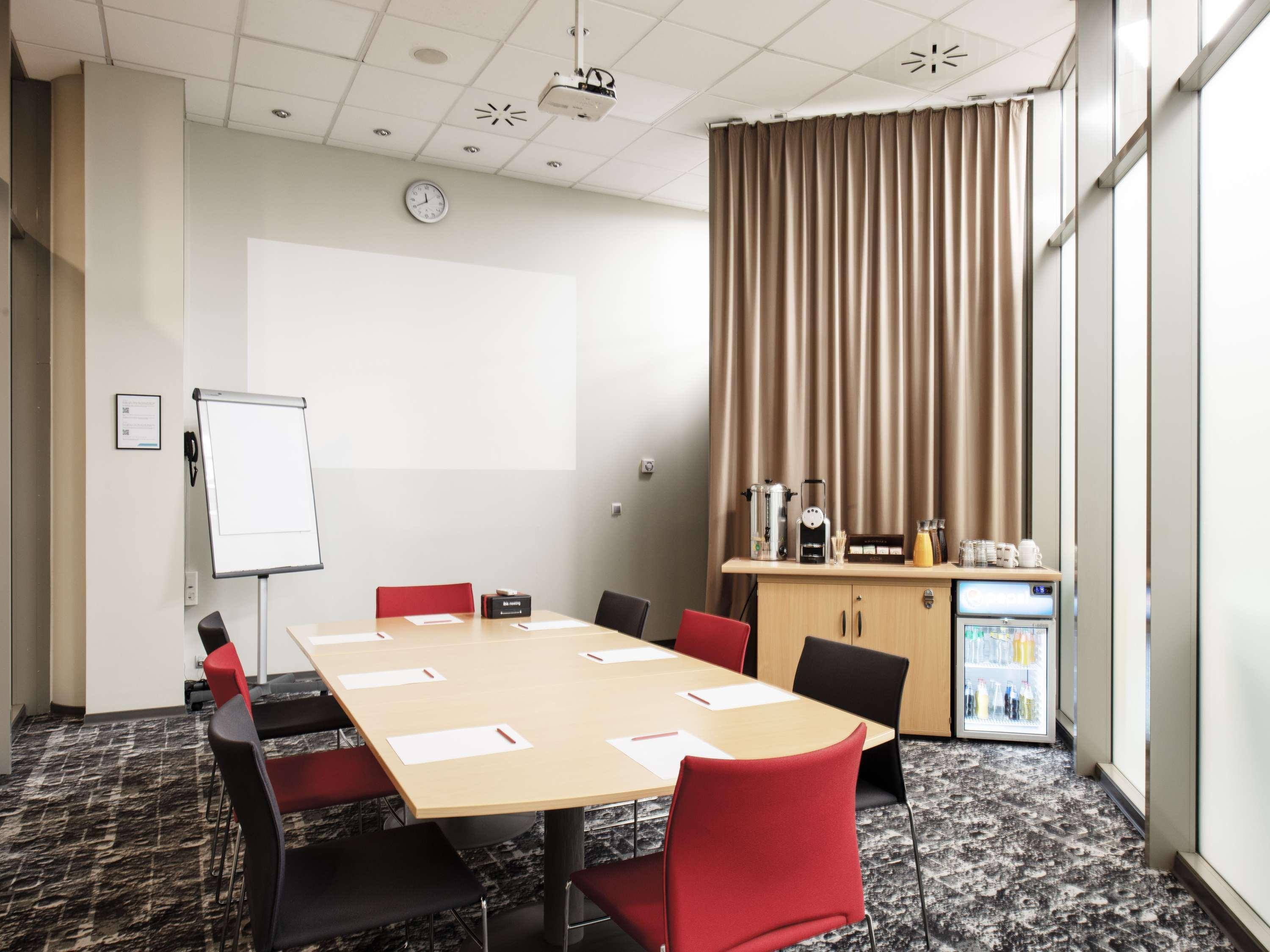 Ibis Warszawa Centrum - фото