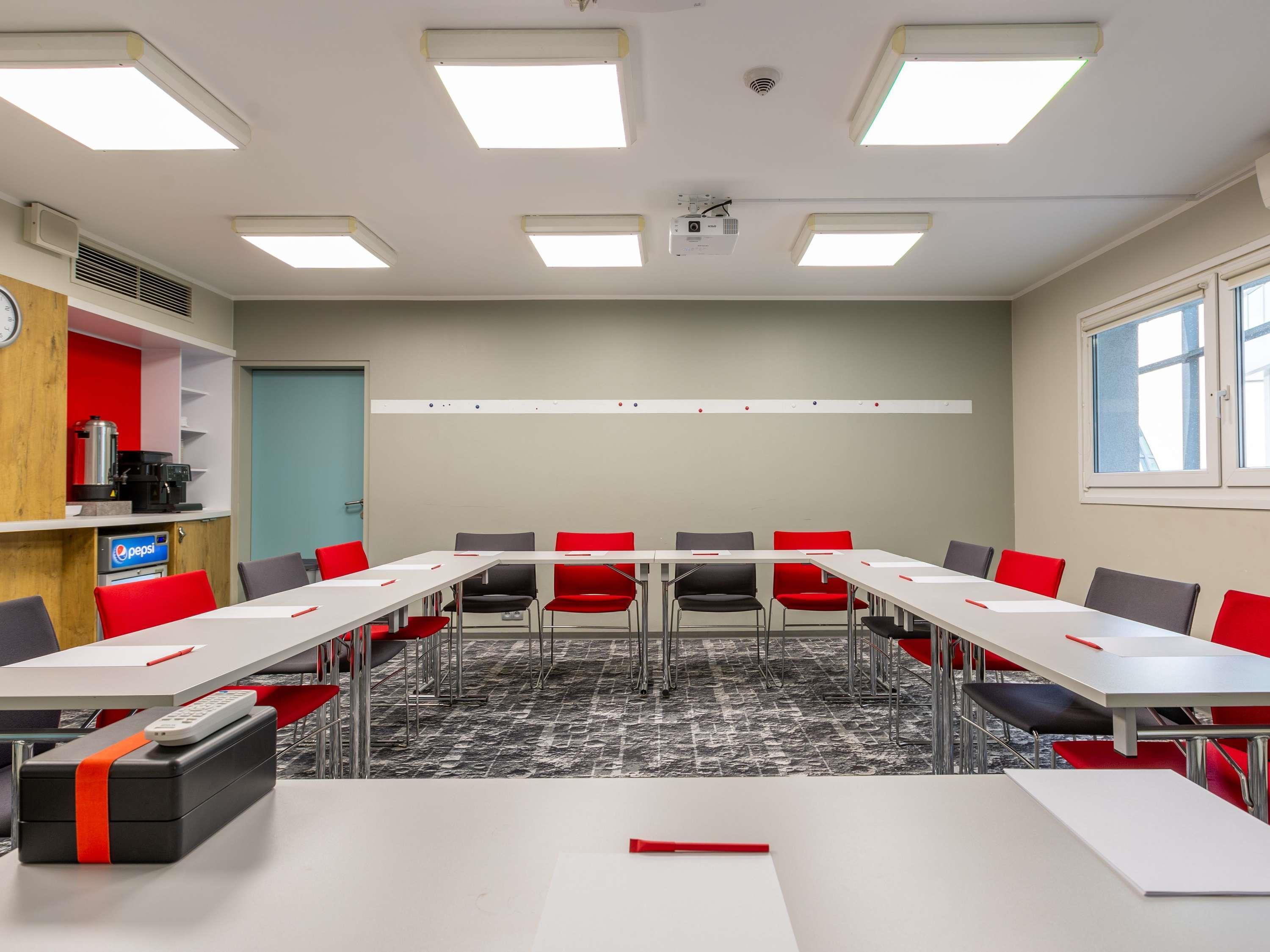 Ibis Warszawa Centrum - фото