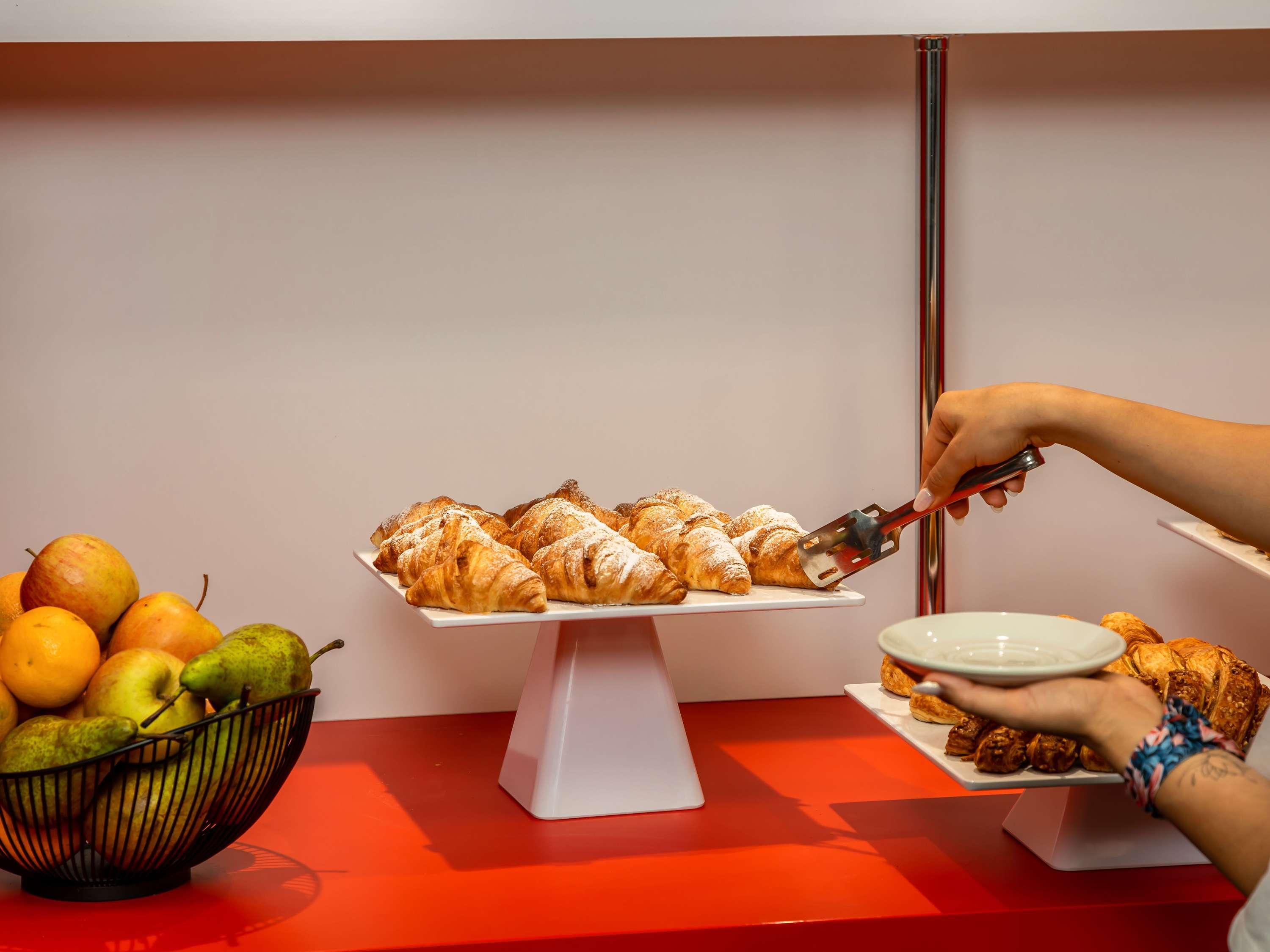 Ibis Warszawa Centrum - фото