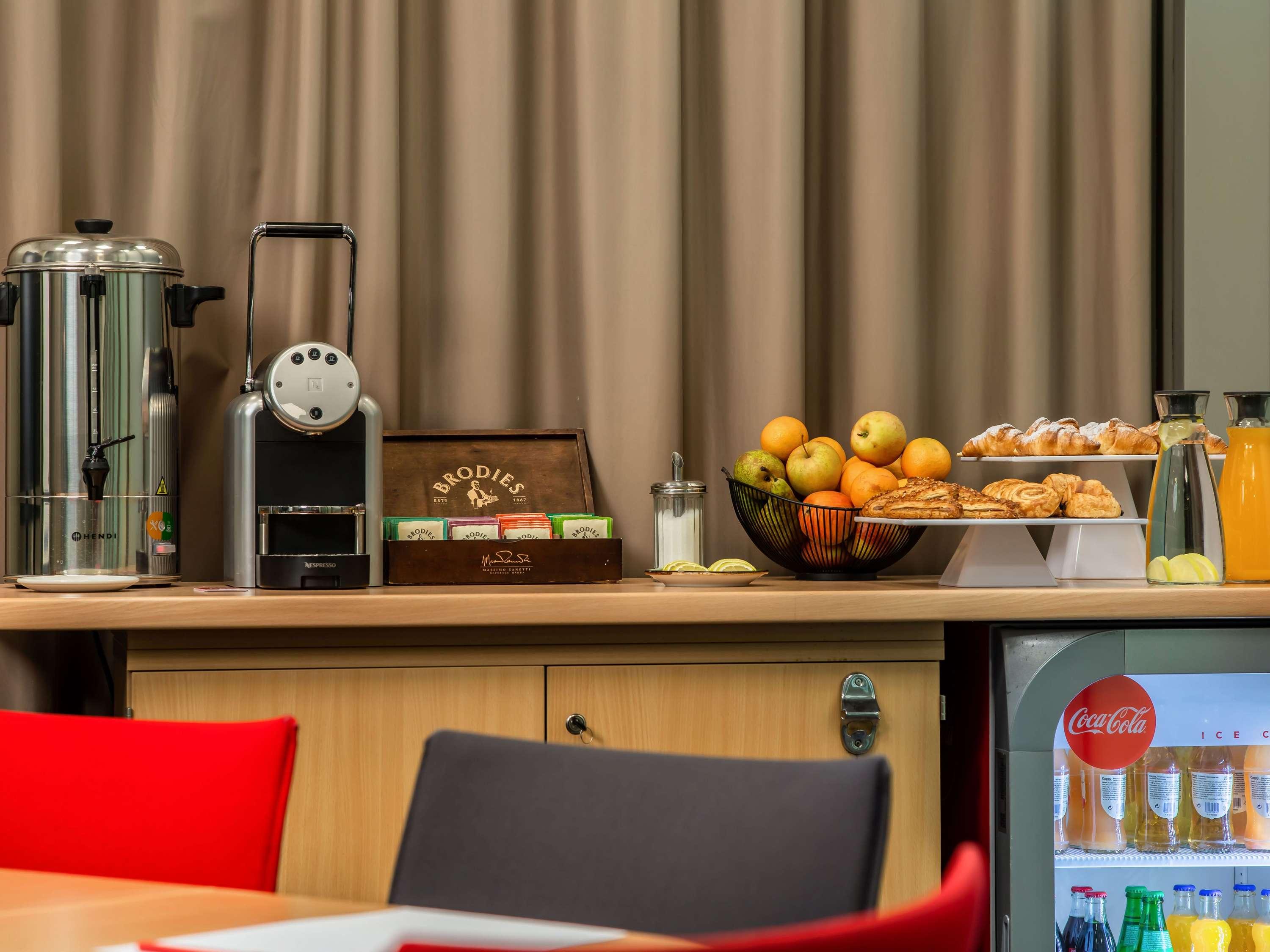 Ibis Warszawa Centrum - фото