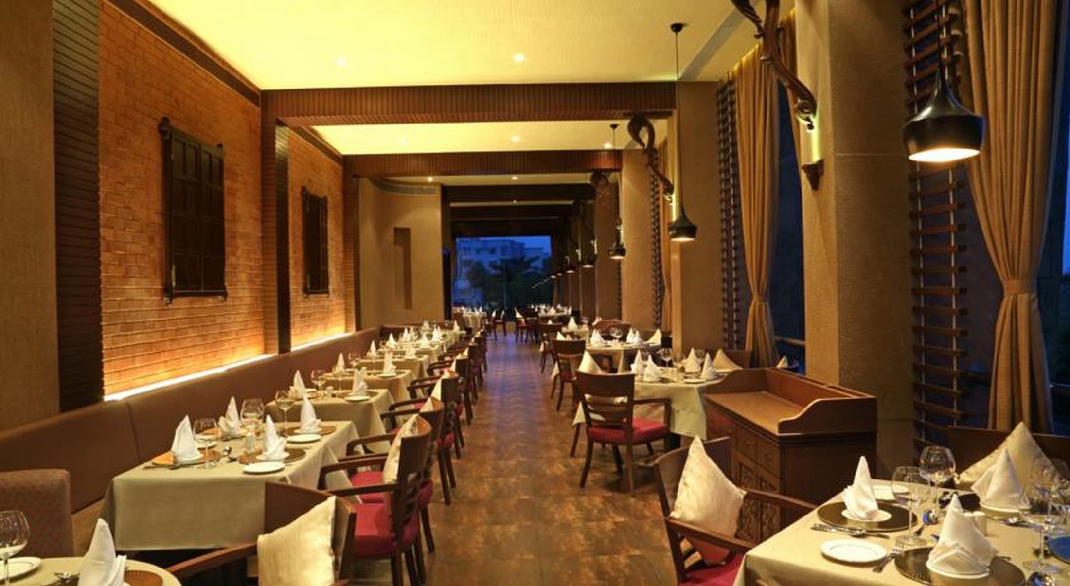 Fortune Select SG Highway Ahmedabad ITC Hotels