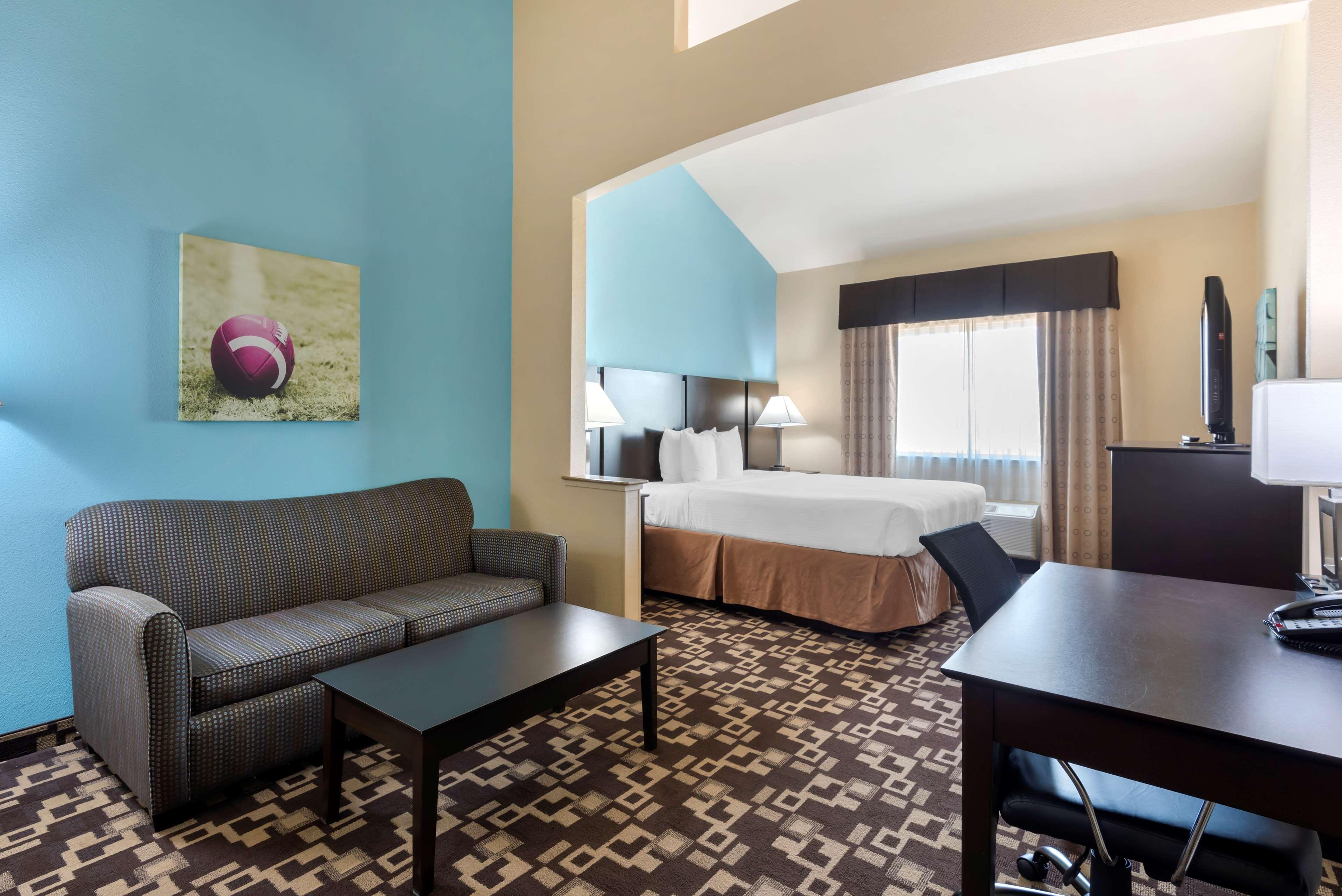 Best Western Plus Arlington North Hotel & Suites