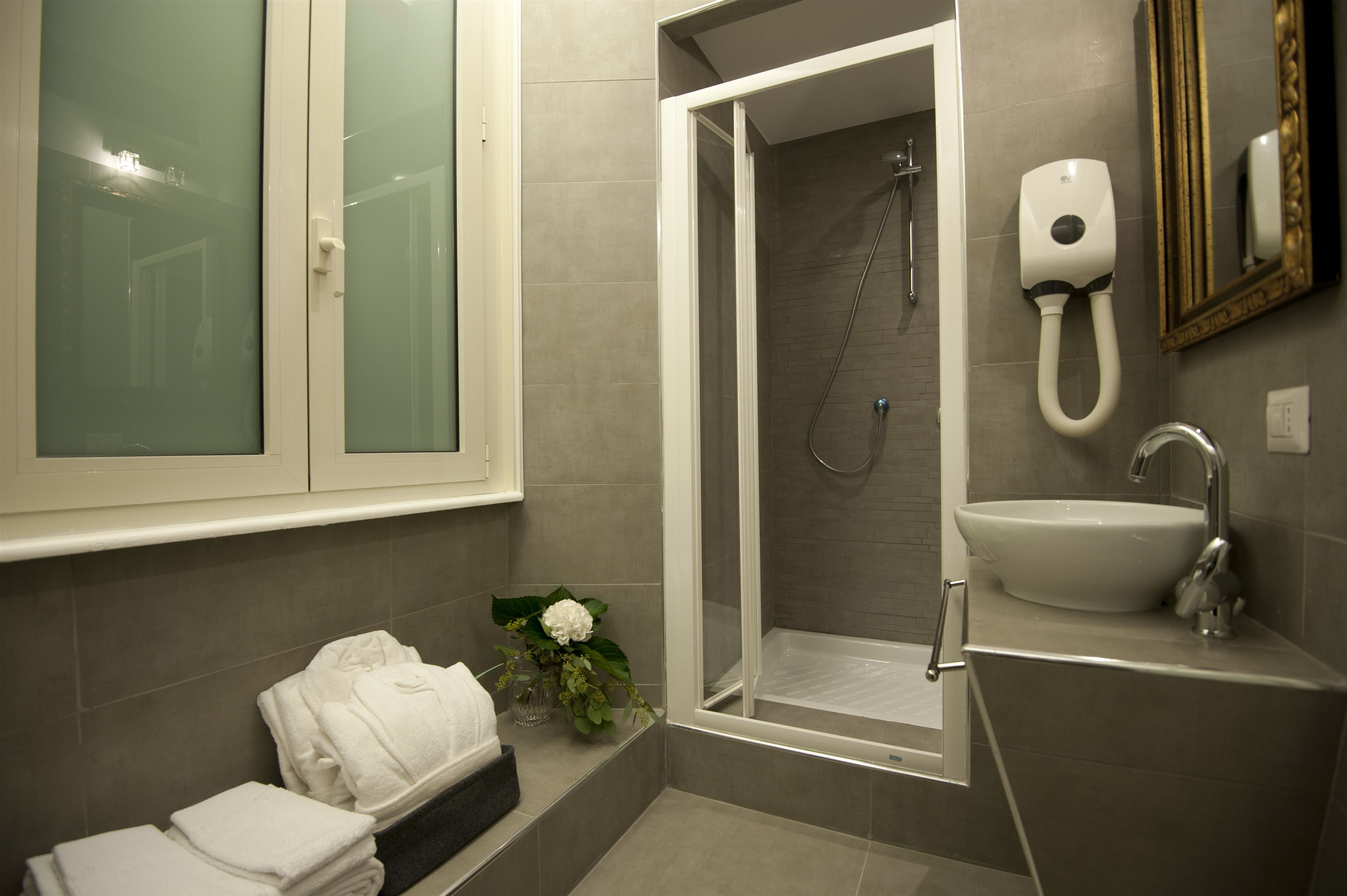 Luxury On The River by null