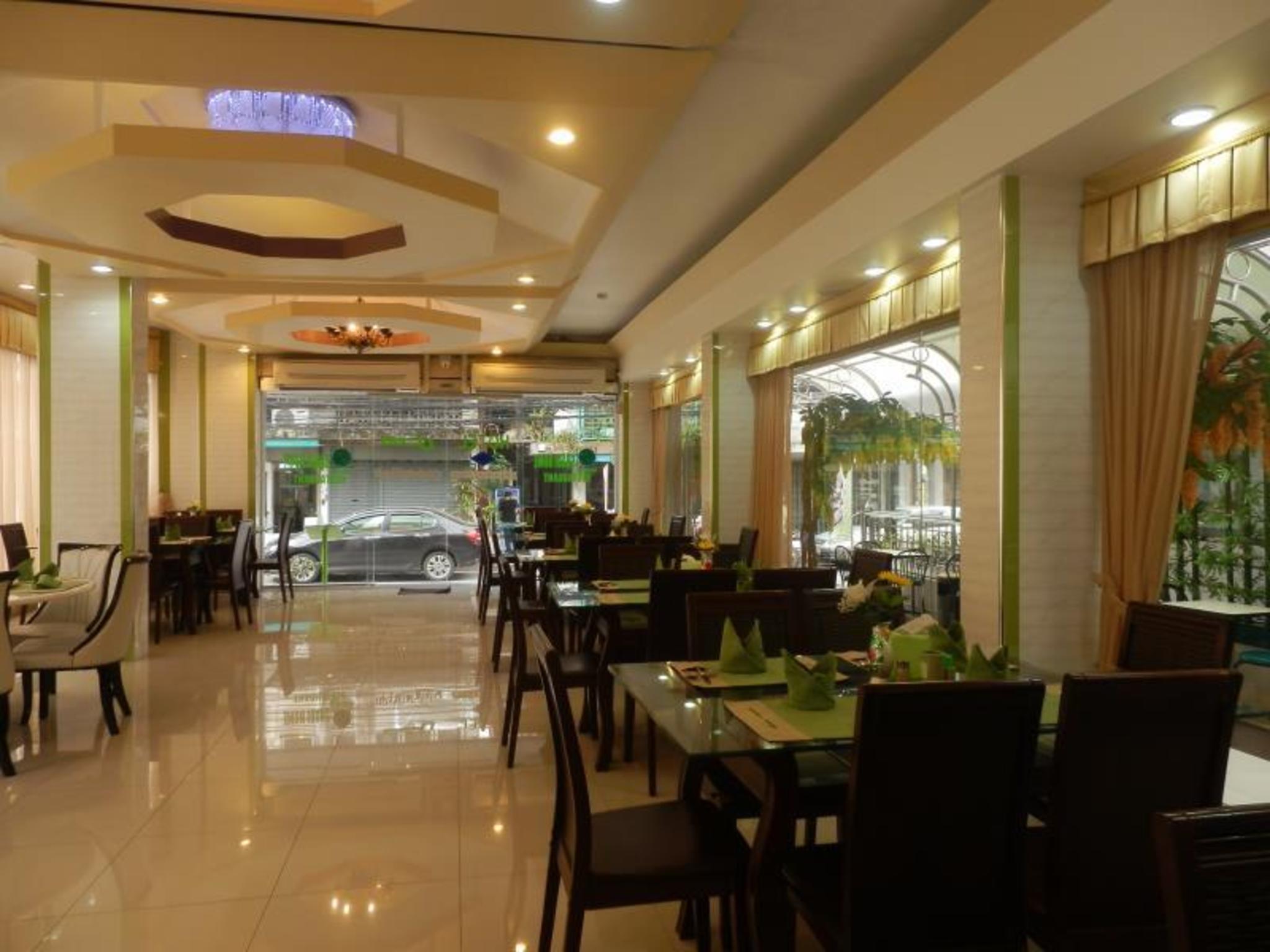 Visiting Card Hotel & Resort