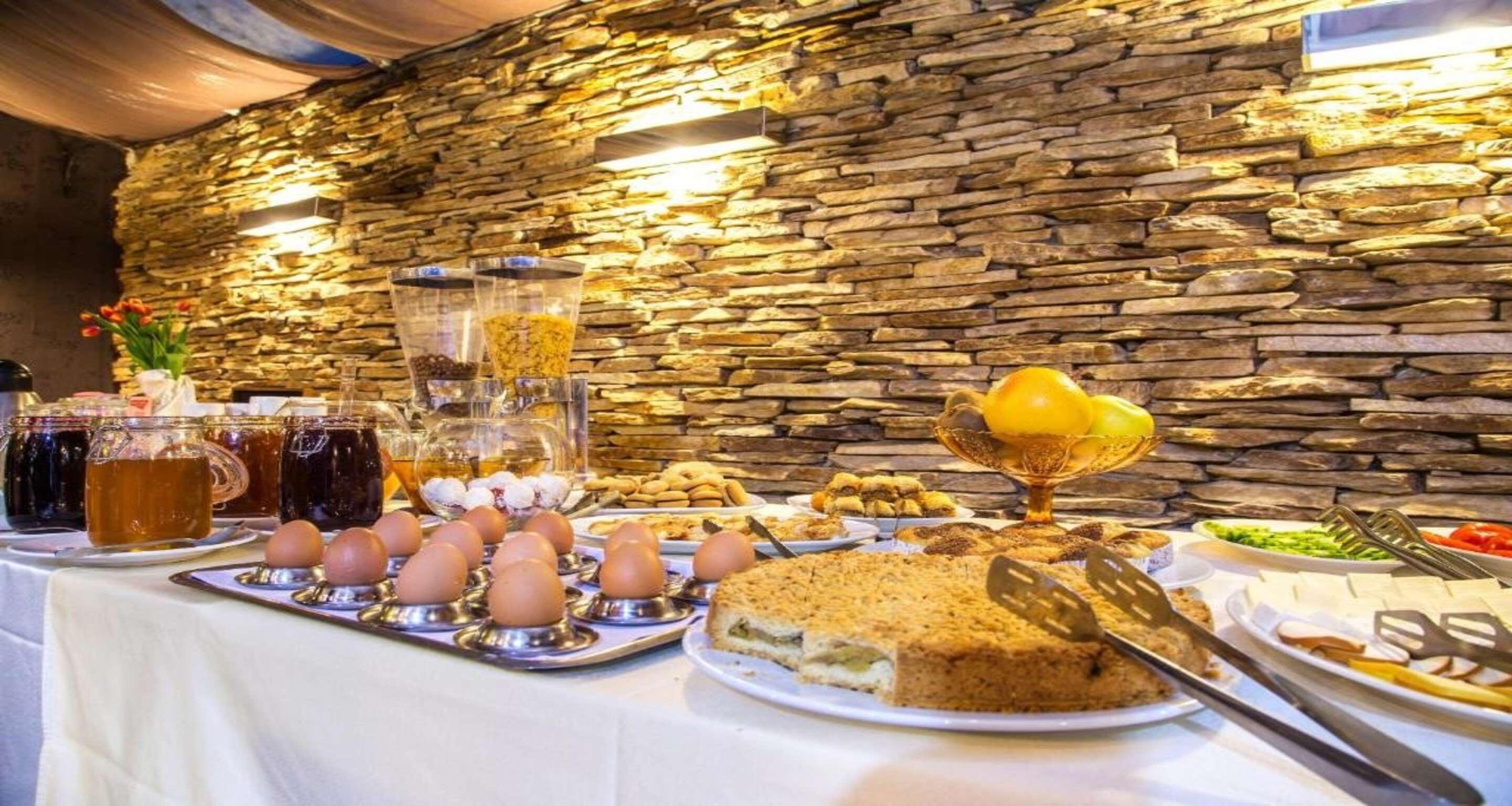 Art Plaza Hotel by null