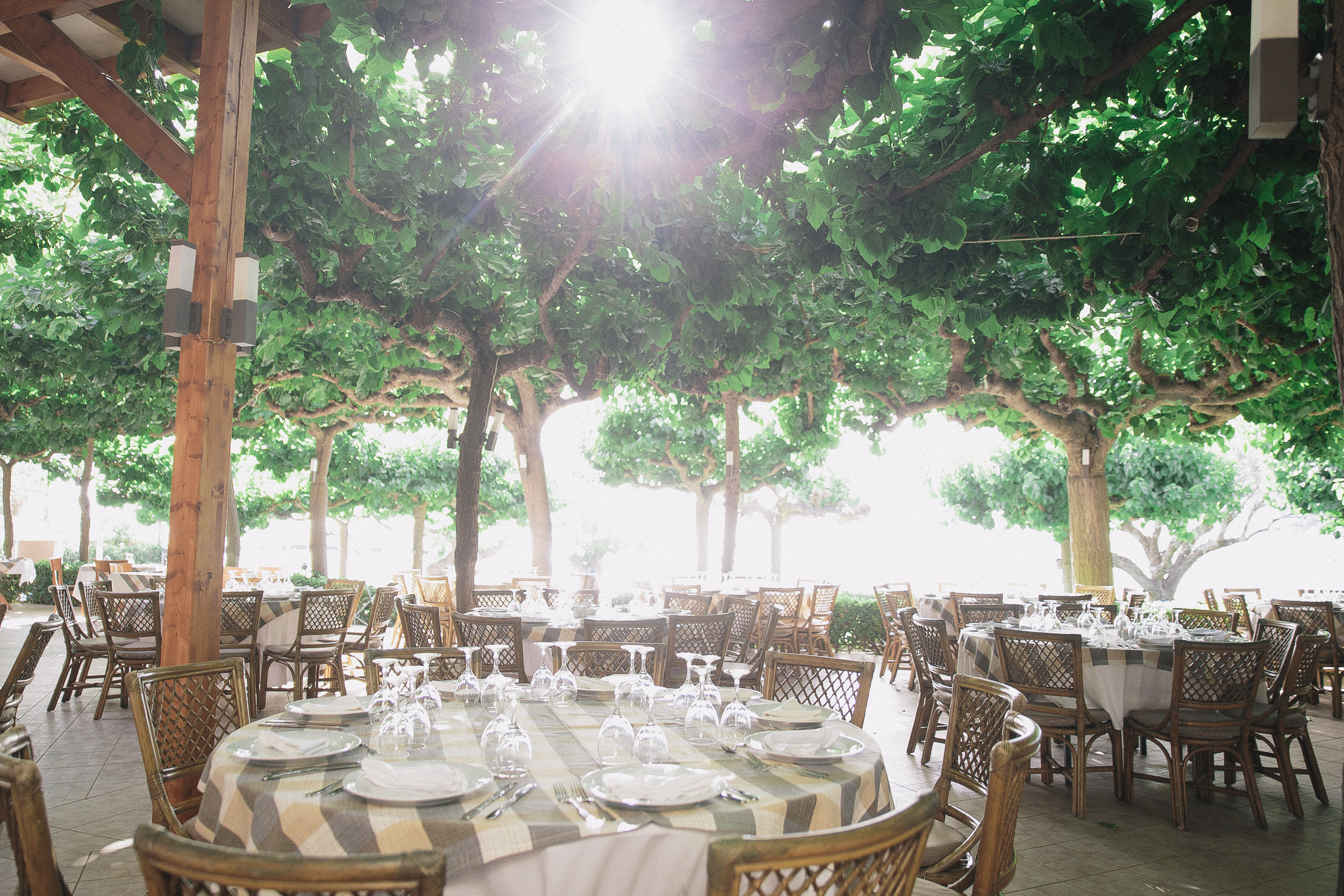 Tzaki Hotel & Restaurant